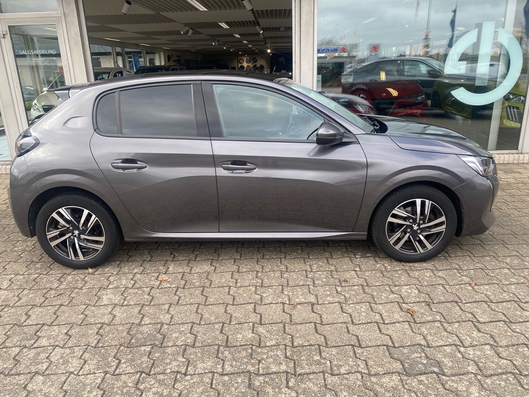 Billede af Peugeot 208 1,2 PureTech Allure Sky 100HK 5d 6g