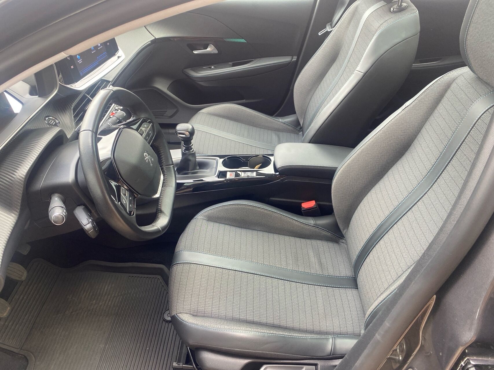 Billede af Peugeot 208 1,2 PureTech Allure Sky 100HK 5d 6g