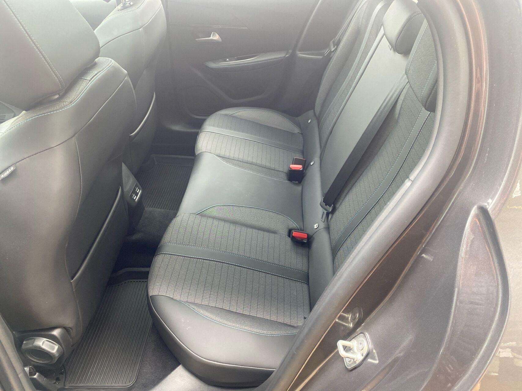 Billede af Peugeot 208 1,2 PureTech Allure Sky 100HK 5d 6g