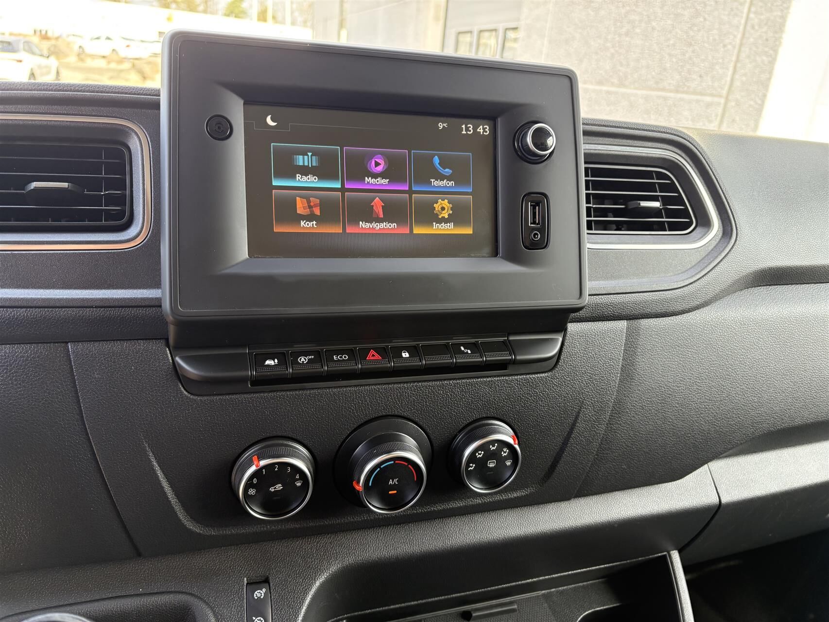 Billede af Renault Master T33 L2H2 2,3 DCI TwinTurbo start/stop 150HK Van 6g