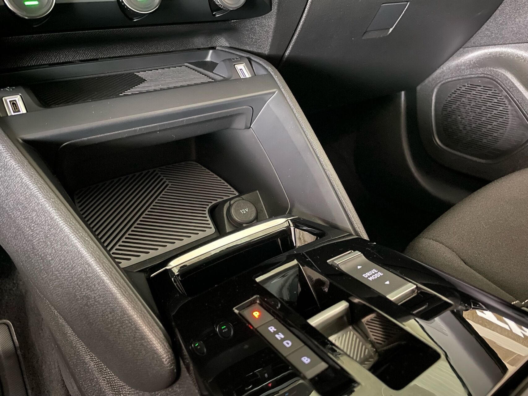 Billede af Citroën e-C4 EL Feel 136HK 5d Aut.