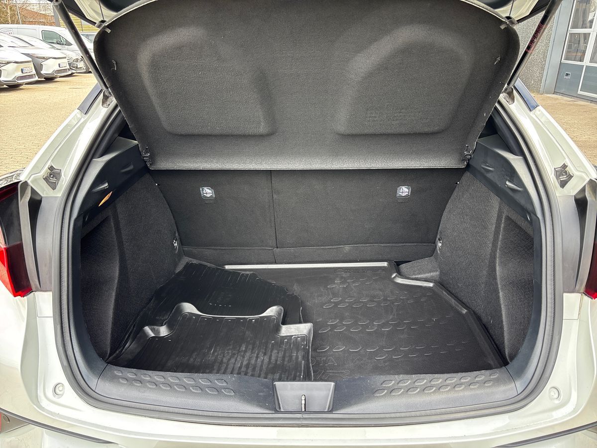 Billede af Toyota C-HR 1,8 Hybrid C-LUB Smart Multidrive S 122HK 5d Aut.