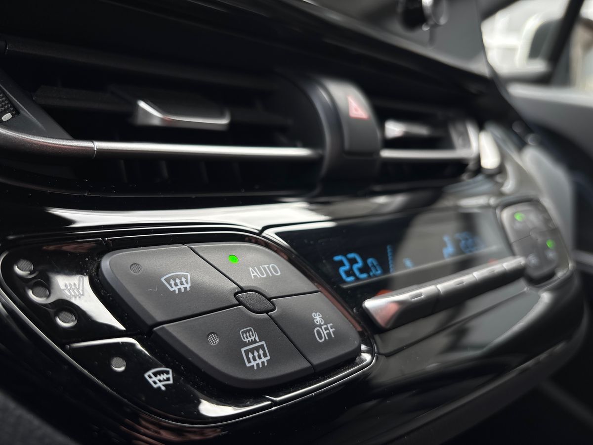 Billede af Toyota C-HR 1,8 Hybrid C-LUB Smart Multidrive S 122HK 5d Aut.