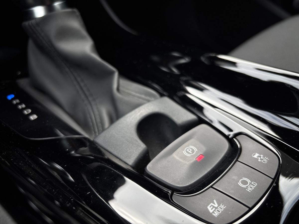 Billede af Toyota C-HR 1,8 Hybrid C-LUB Smart Multidrive S 122HK 5d Aut.