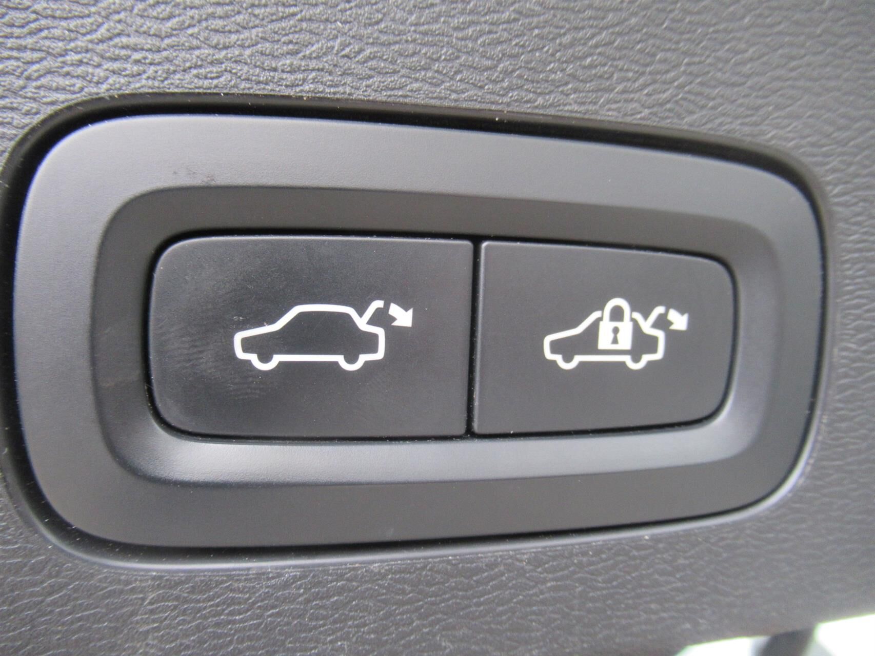 Billede af Volvo V60 2,0 D4 R-Design Polestar 200HK Stc 8g Aut.