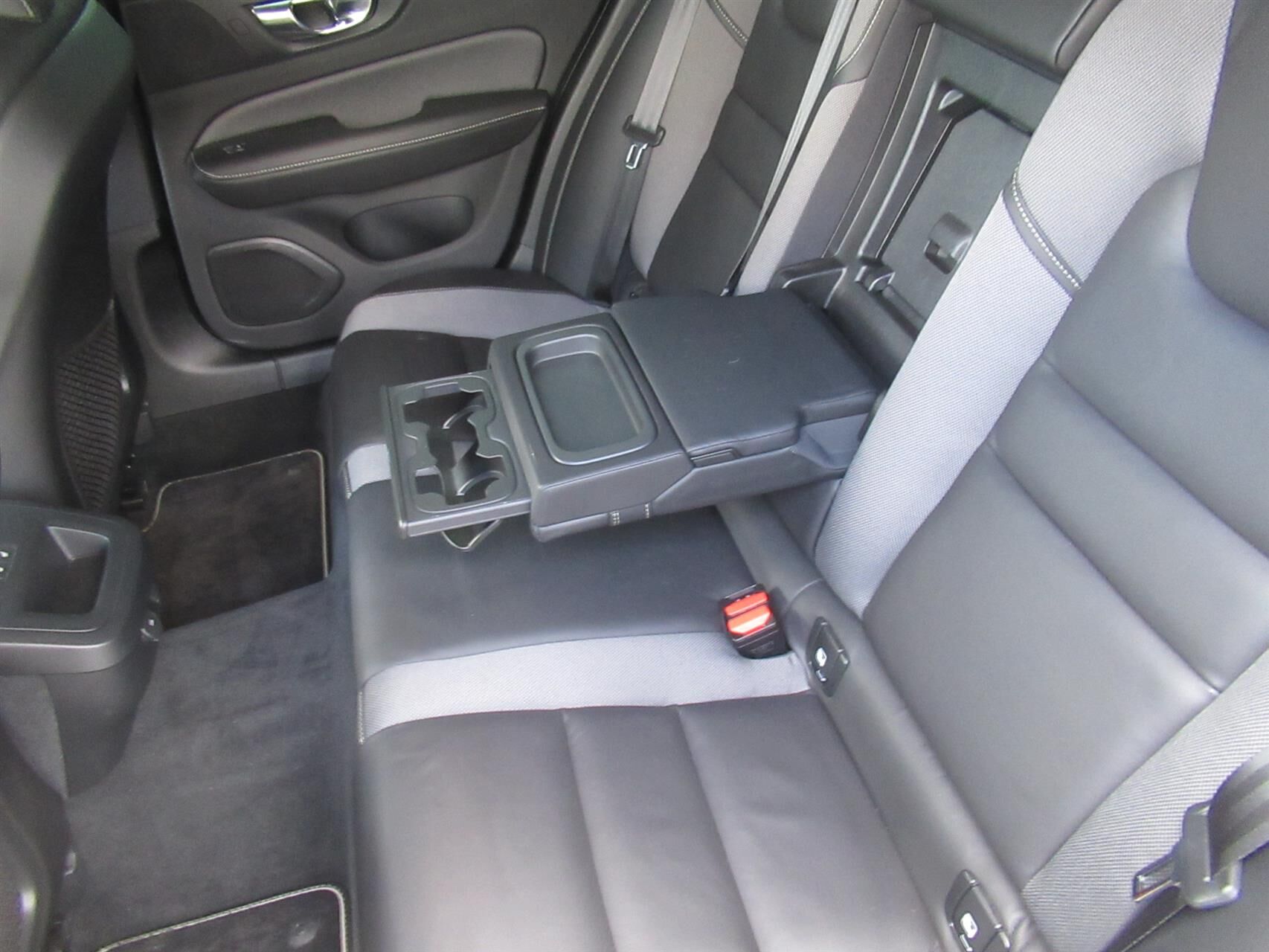 Billede af Volvo V60 2,0 D4 R-Design Polestar 200HK Stc 8g Aut.