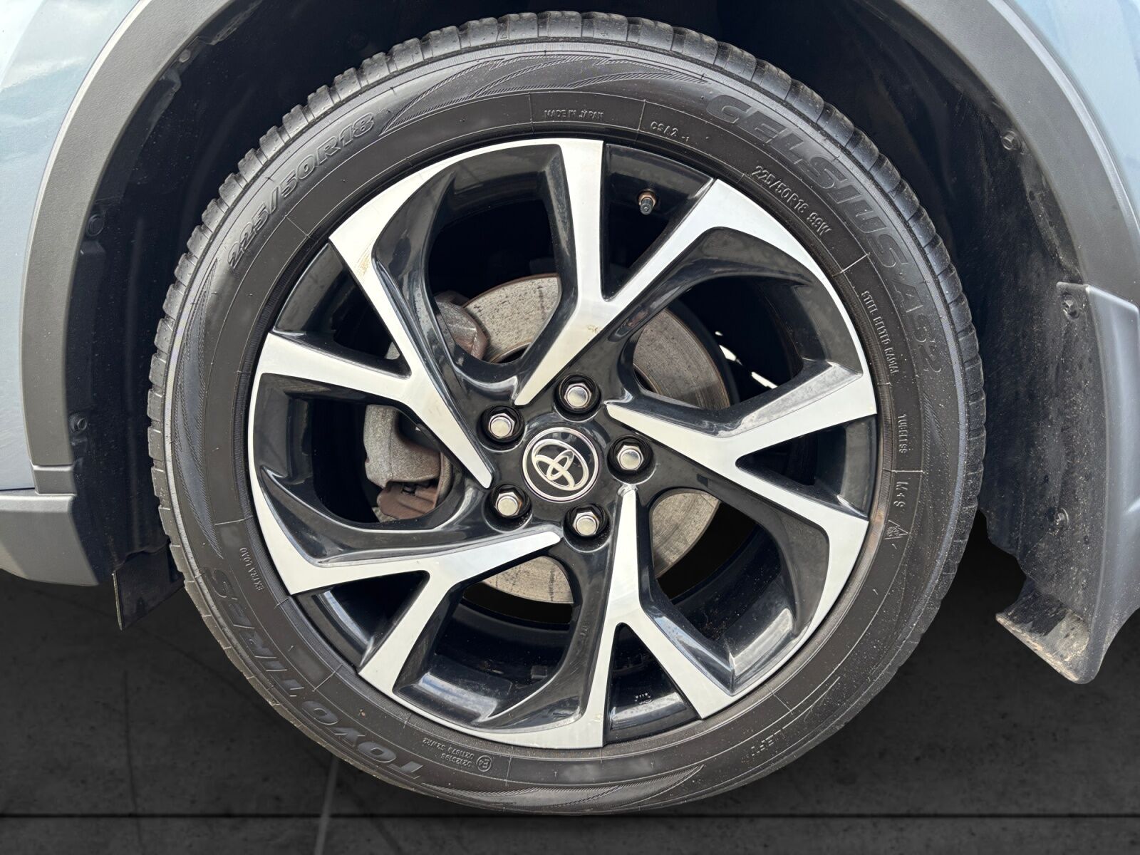 Billede af Toyota C-HR 1,8 Hybrid C-LUB Premium Multidrive S 122HK 5d Aut.
