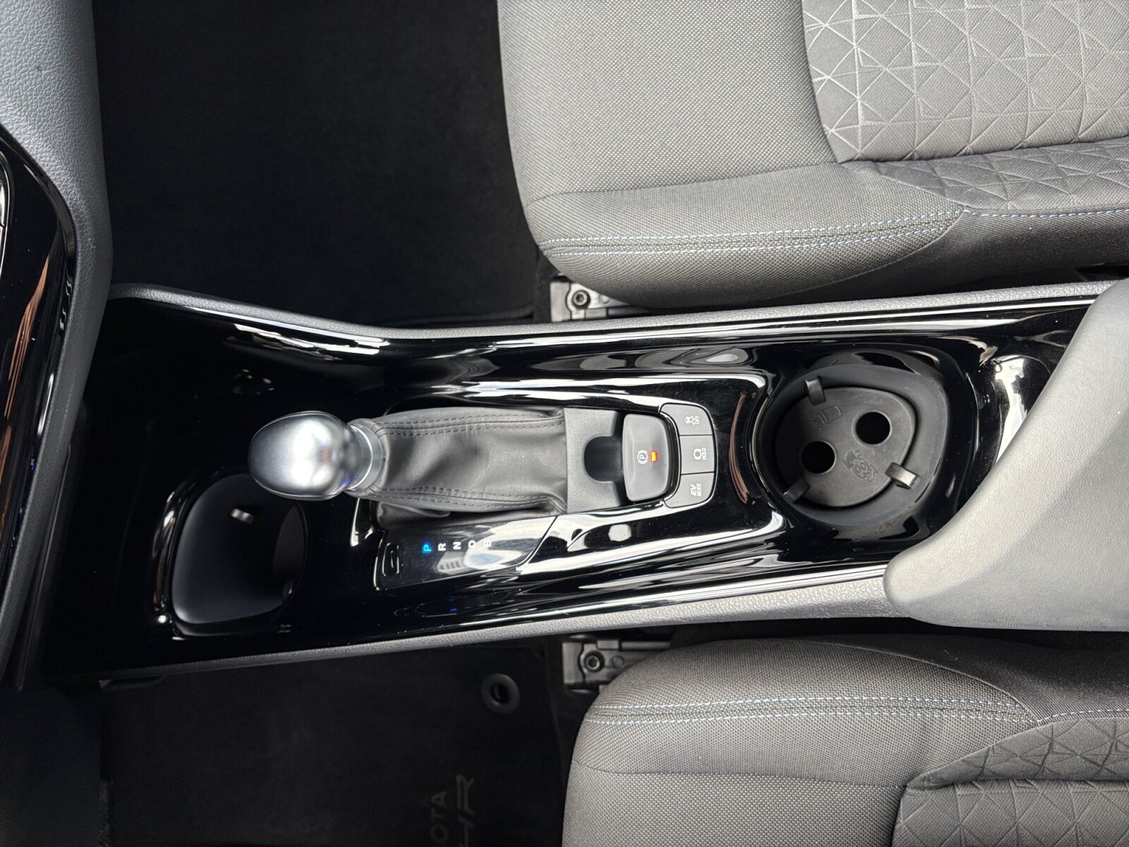 Billede af Toyota C-HR 1,8 Hybrid C-LUB Premium Multidrive S 122HK 5d Aut.