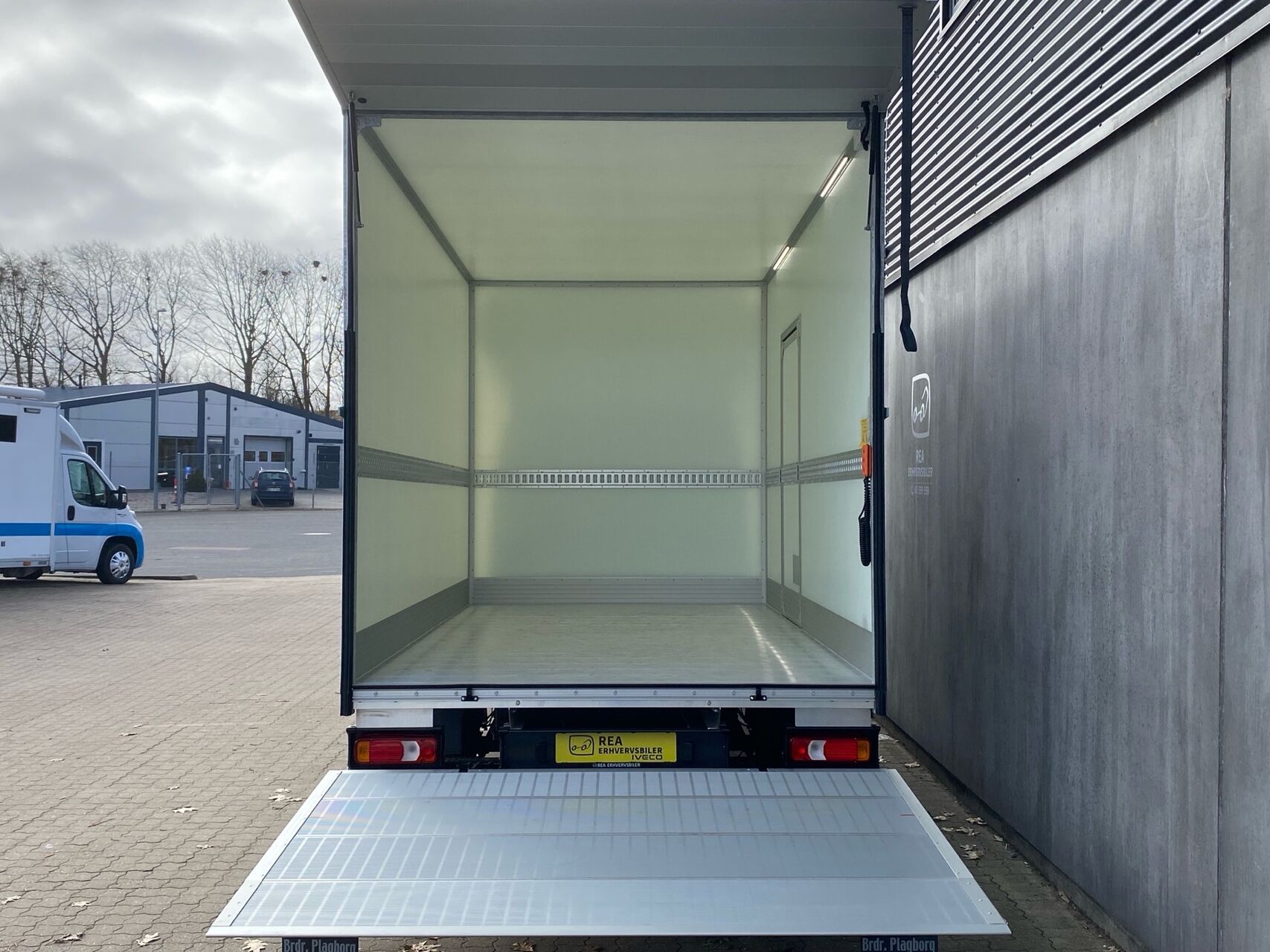 Billede af Iveco Daily Ladv./Chas. 3,0 35S18 4100mm 8g Aut.   