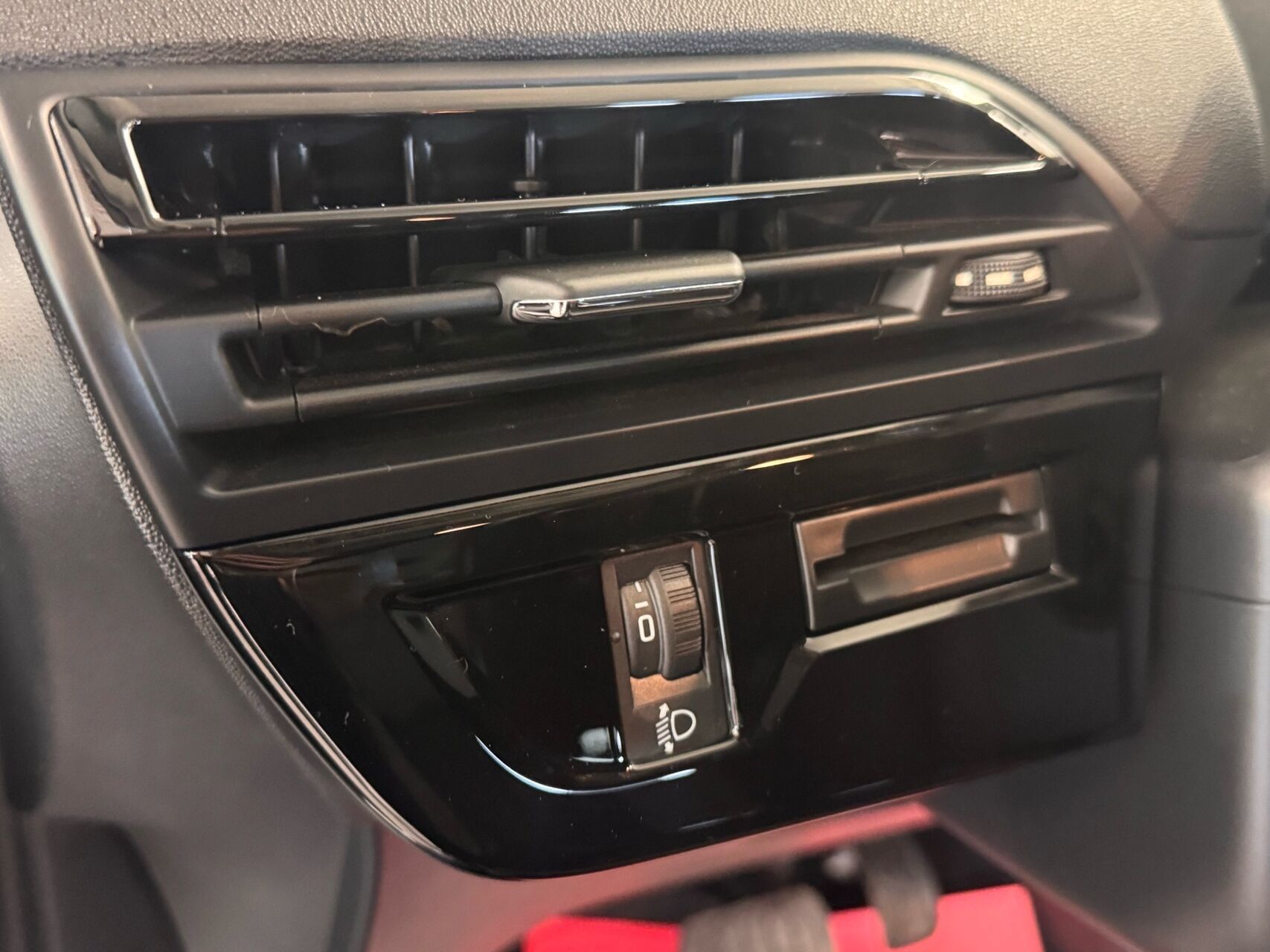 Billede af Citroën Grand C4 Picasso 1,6 Blue HDi Iconic EAT6 start/stop 120HK 6g Aut.