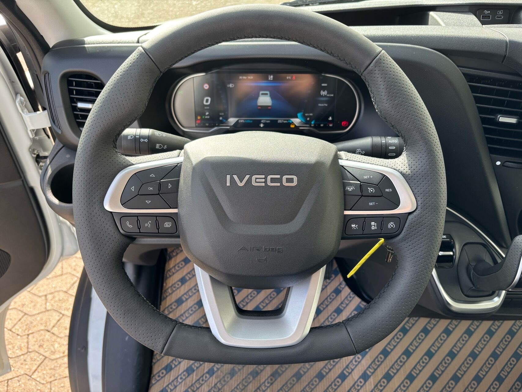 Billede af Iveco Daily 35S16 4100mm 2,3 D 156HK Ladv./Chas. 8g Aut.