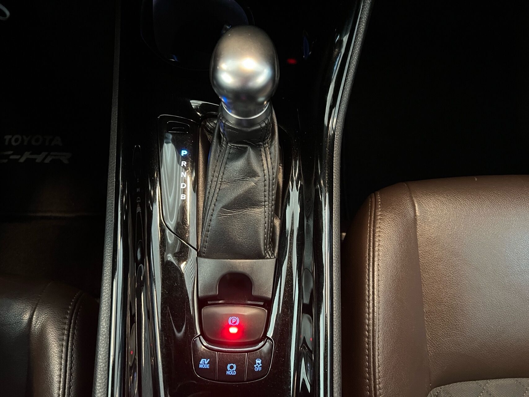 Billede af Toyota C-HR 1,8 Hybrid C-HIC LED Multidrive S 122HK 5d Aut.