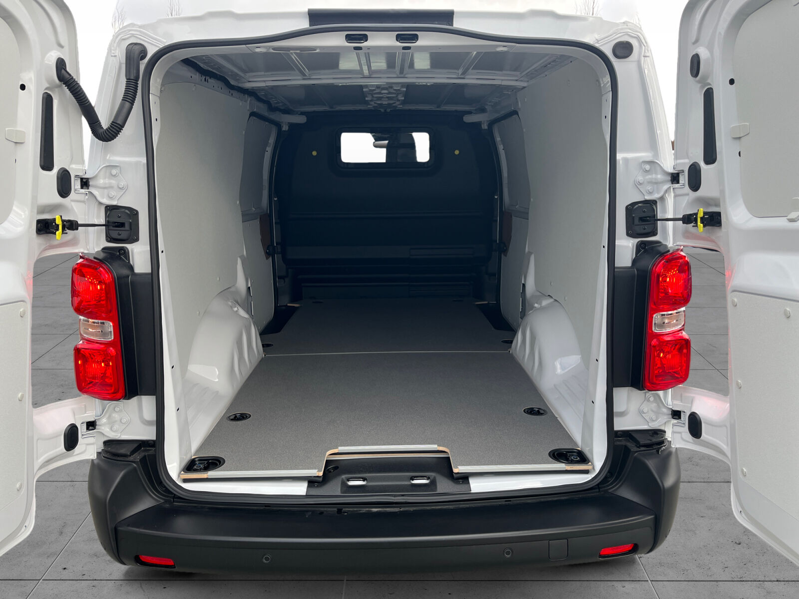 Billede af Toyota Proace 2.2D 150hk Long/To skydedøre aut.gear Comfort Master