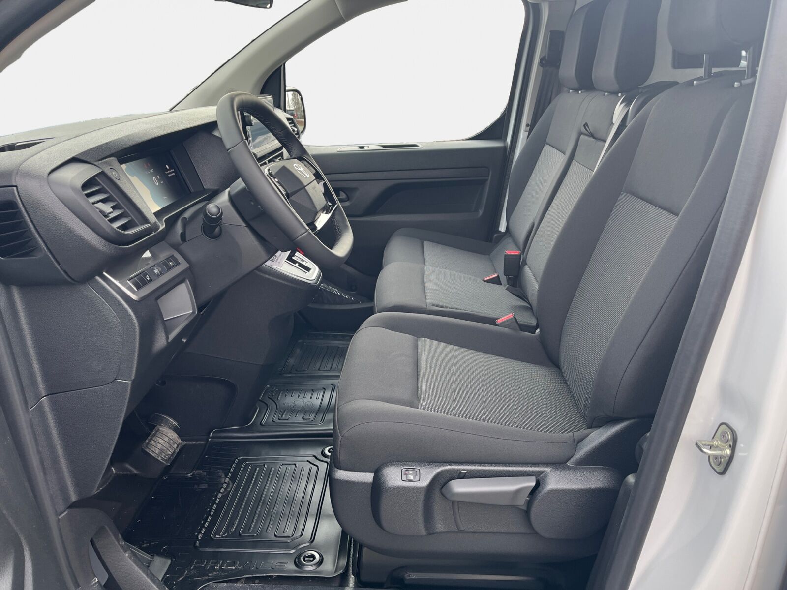 Billede af Toyota Proace 2.2D 150hk Long/To skydedøre aut.gear Comfort Master