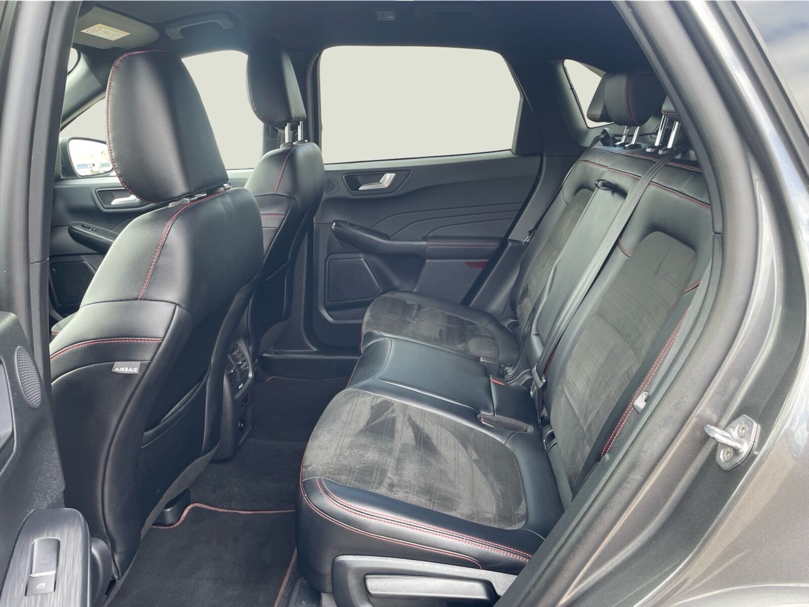 Billede af Ford Kuga 2,5 Plugin-hybrid ST-Line X CVT 225HK 5d Trinl. Gear