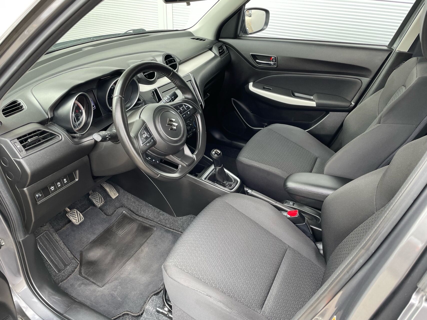 Billede af Suzuki Swift 1,2 Dualjet  Mild hybrid Action Hybrid 90HK 5d