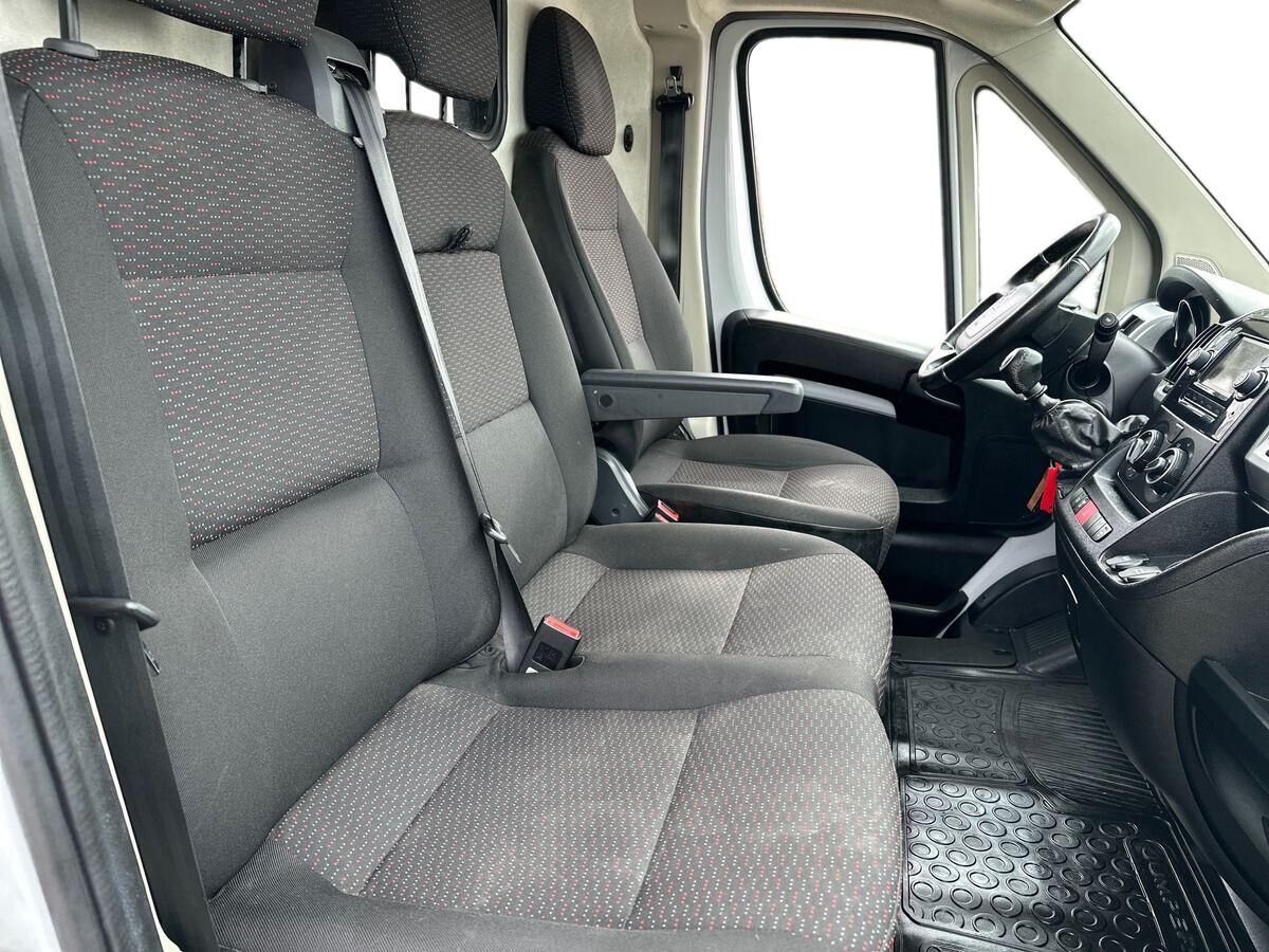 Billede af Citroën Jumper 35+ L3H2 2,2 Blue HDi Flexline start/stop 165HK Van