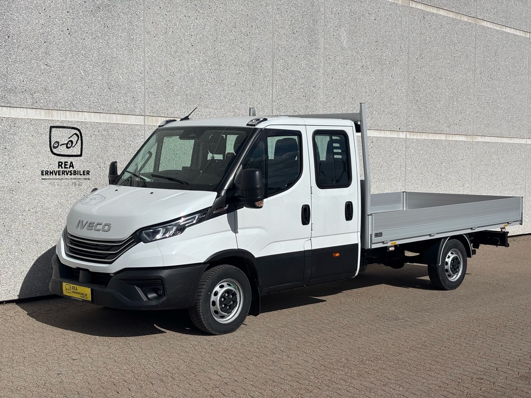 Billede af Iveco Daily 35S18 4100mm 3,0 D Hi-Matic 180HK DobKab 8g Aut.