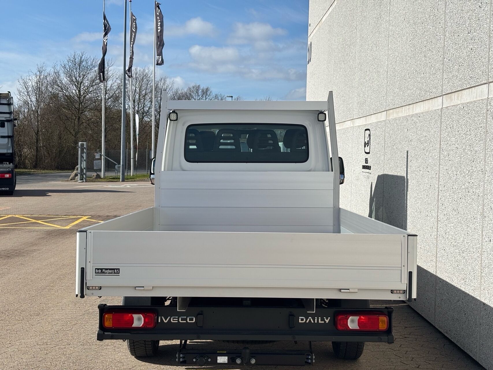 Billede af Iveco Daily 35S18 4100mm 3,0 D Hi-Matic 180HK DobKab 8g Aut.