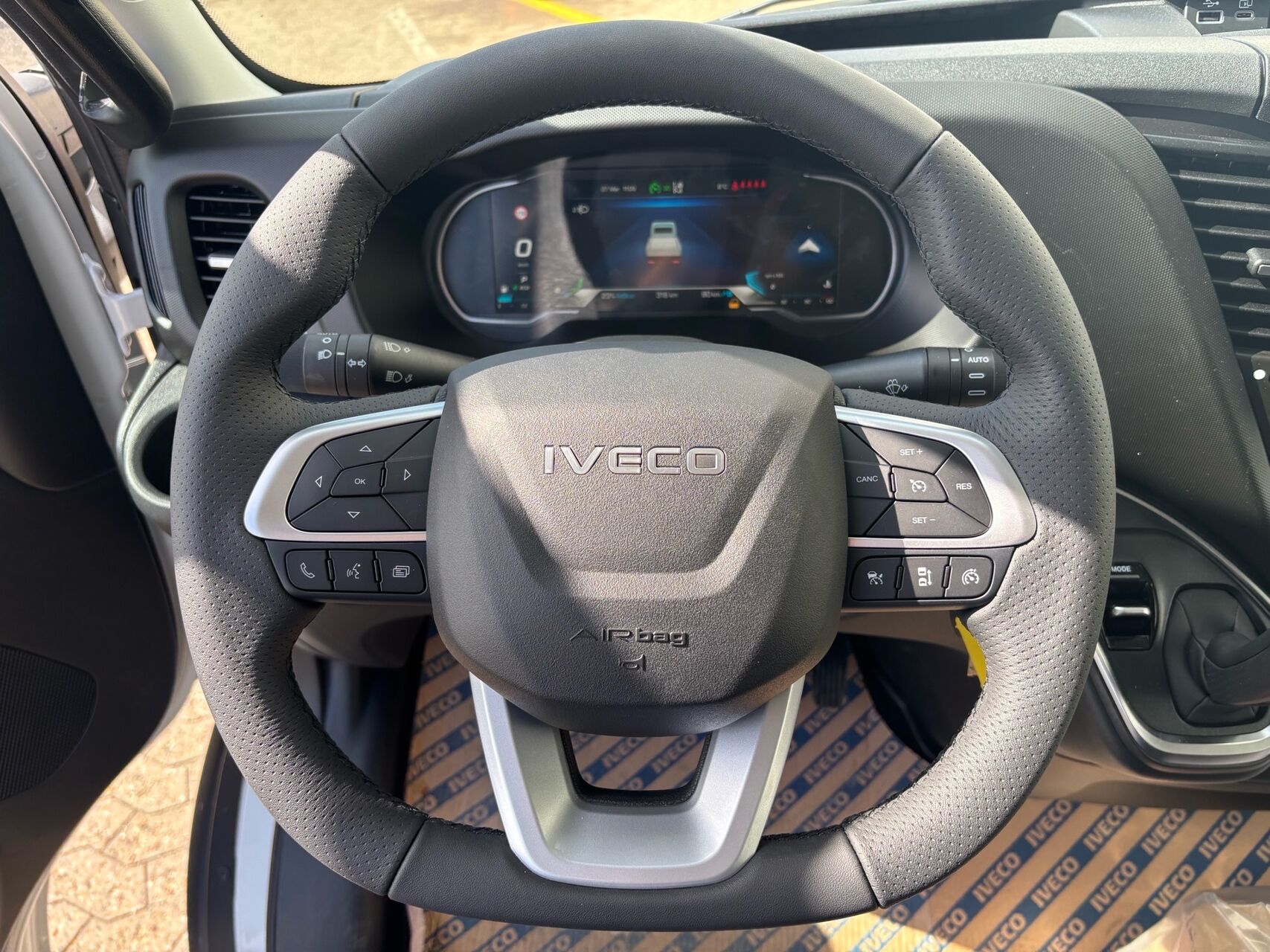 Billede af Iveco Daily 35S18 4100mm 3,0 D Hi-Matic 180HK DobKab 8g Aut.