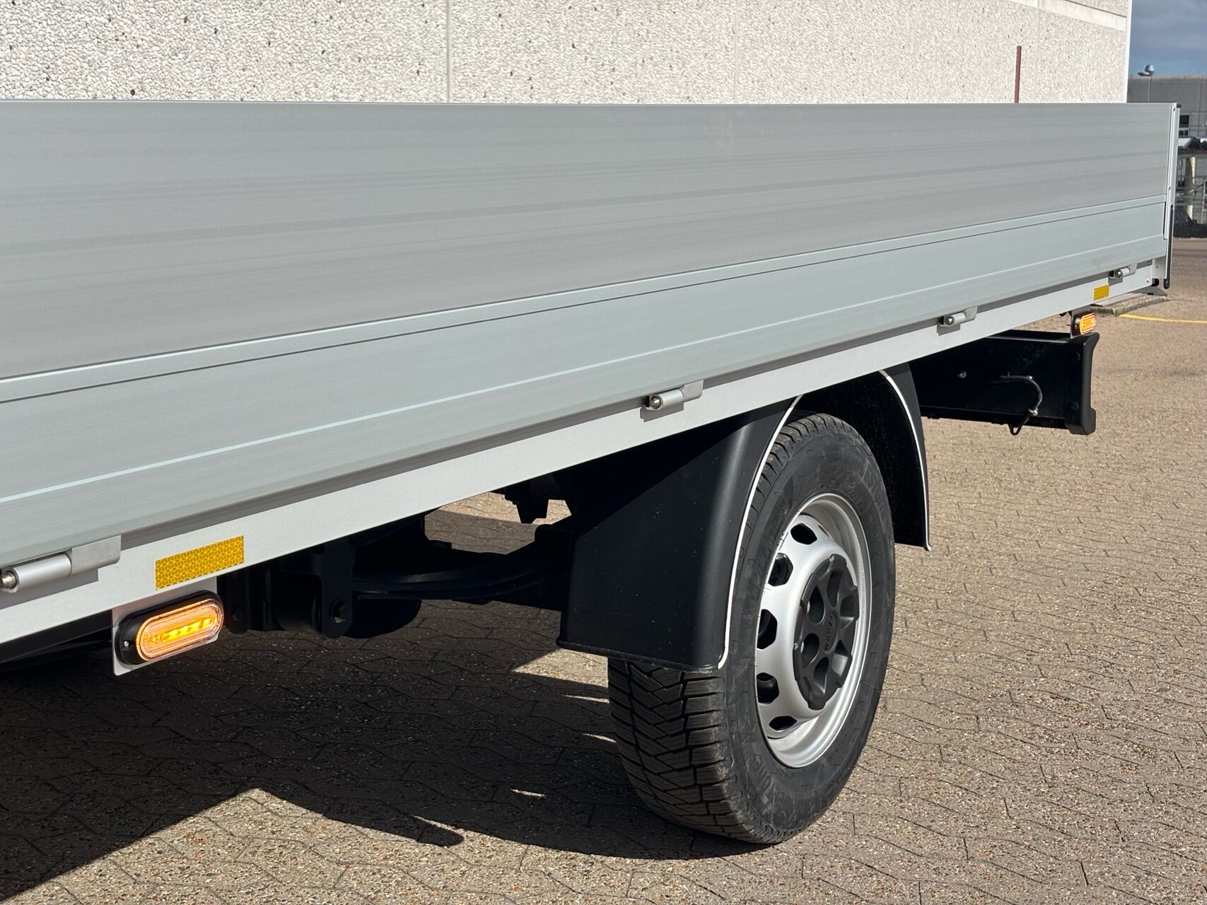 Billede af Iveco Daily 35S18 4100mm 3,0 D Hi-Matic 180HK DobKab 8g Aut.