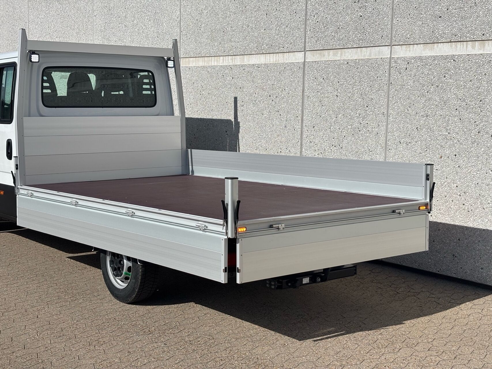 Billede af Iveco Daily 35S18 4100mm 3,0 D Hi-Matic 180HK DobKab 8g Aut.