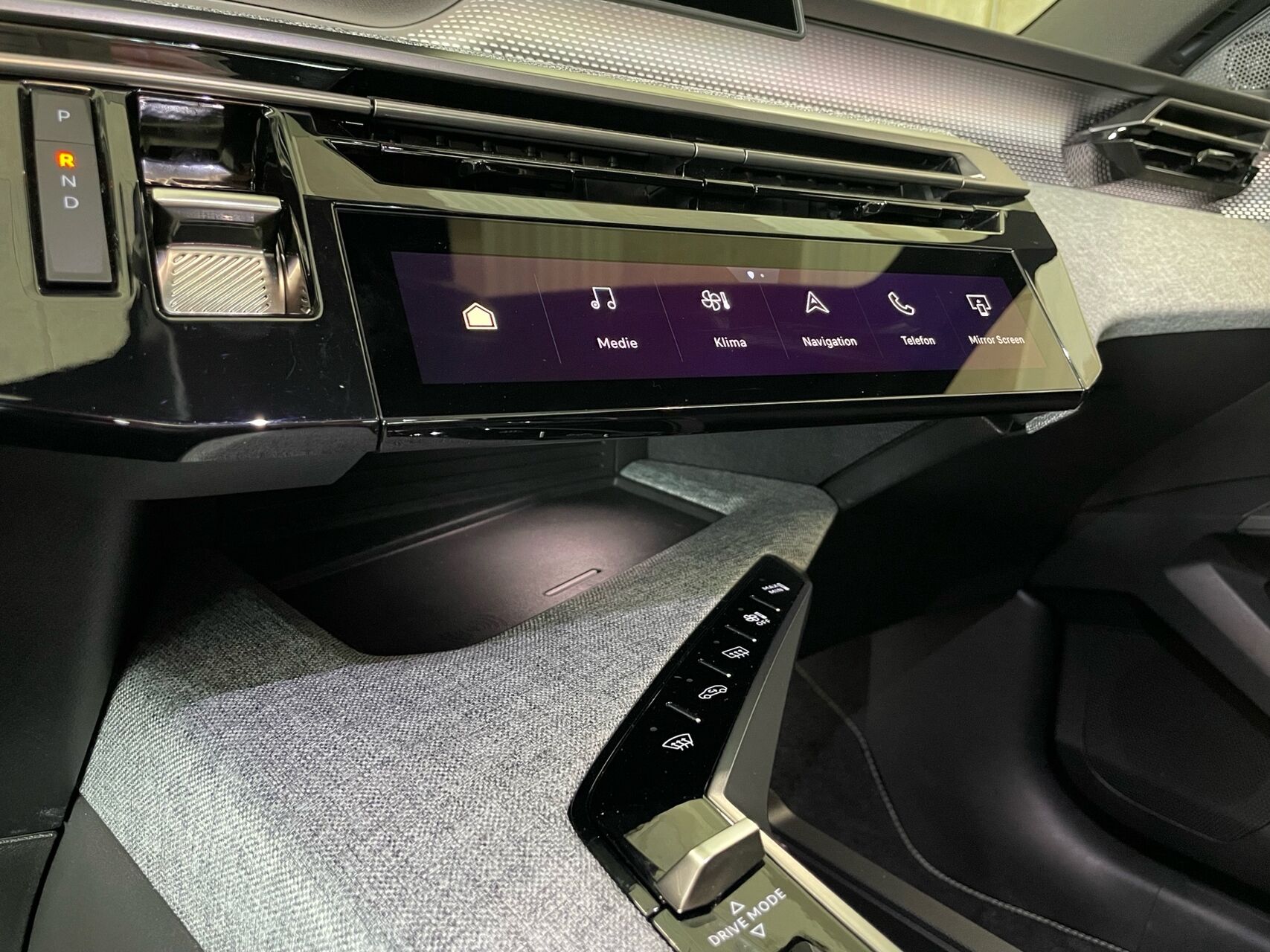 Billede af Peugeot e-5008 EL GT Pack 210HK 5d Aut.