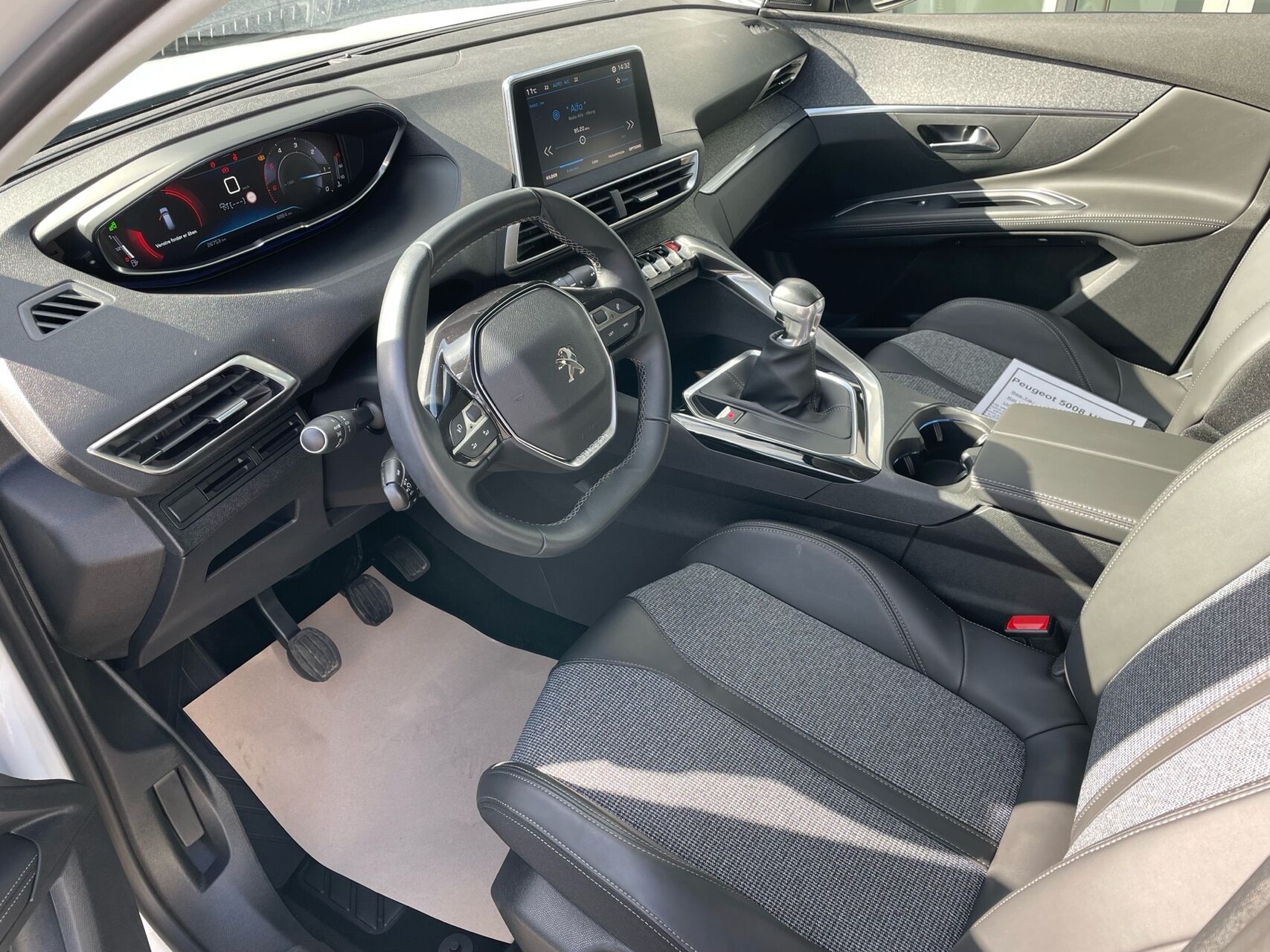 Billede af Peugeot 5008 1,5 BlueHDi Allure Pack 130HK 5d 6g