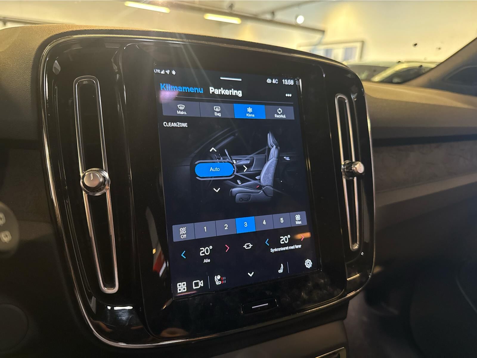 Billede af Volvo XC40 P6 Recharge Core 231HK 5d Aut.