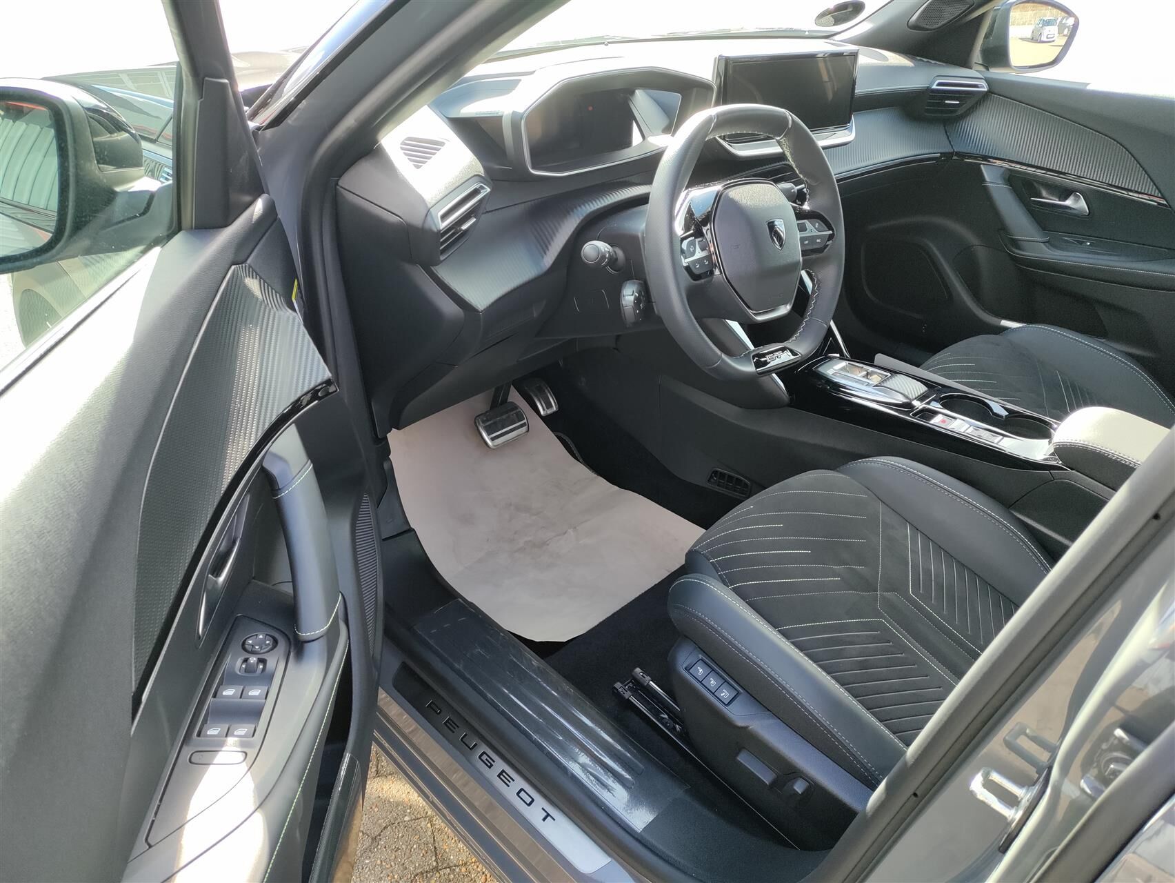 Billede af Peugeot e-2008 EL GT Sky 156HK 5d Aut.