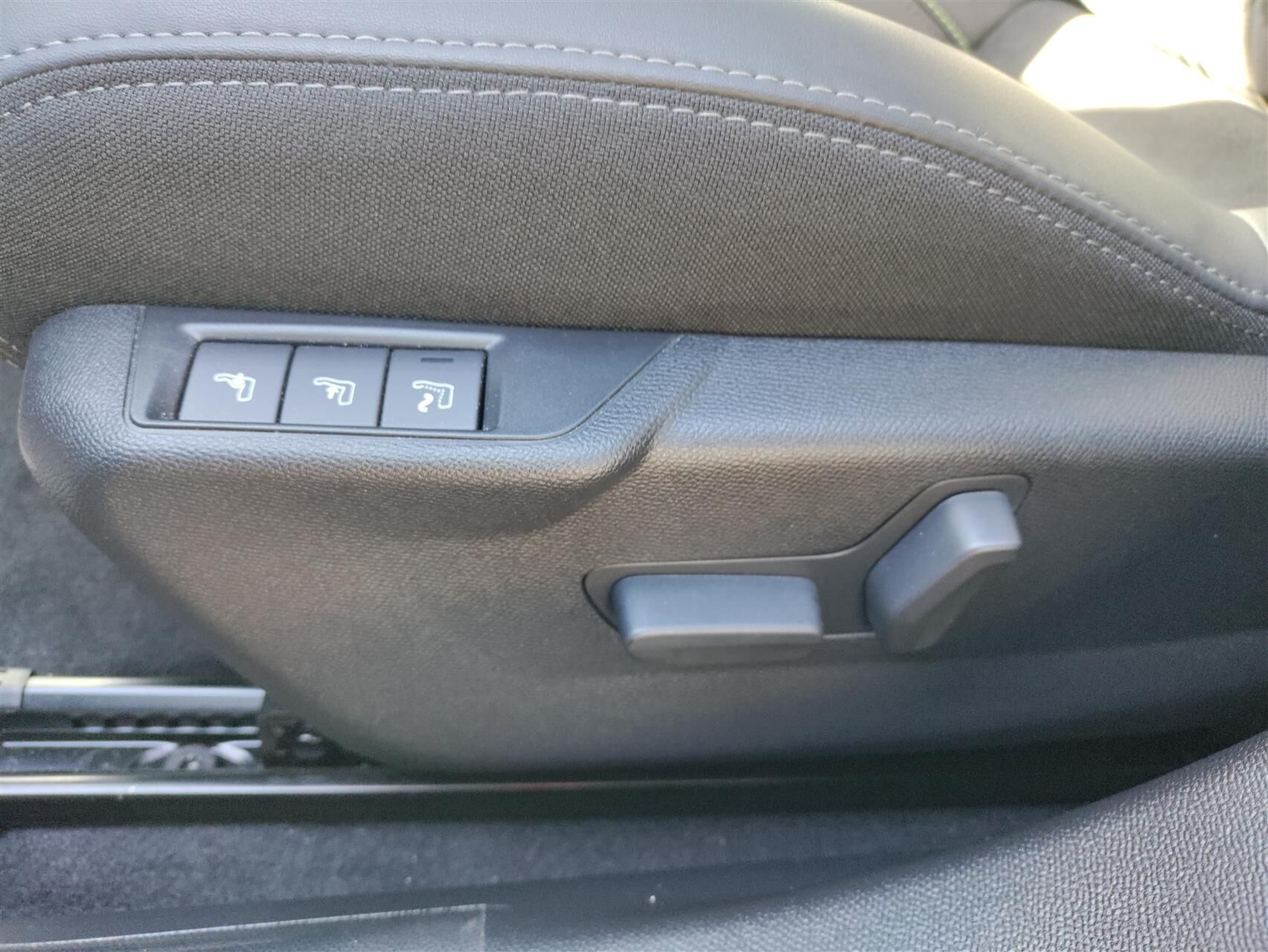 Billede af Peugeot e-2008 EL GT Sky 156HK 5d Aut.