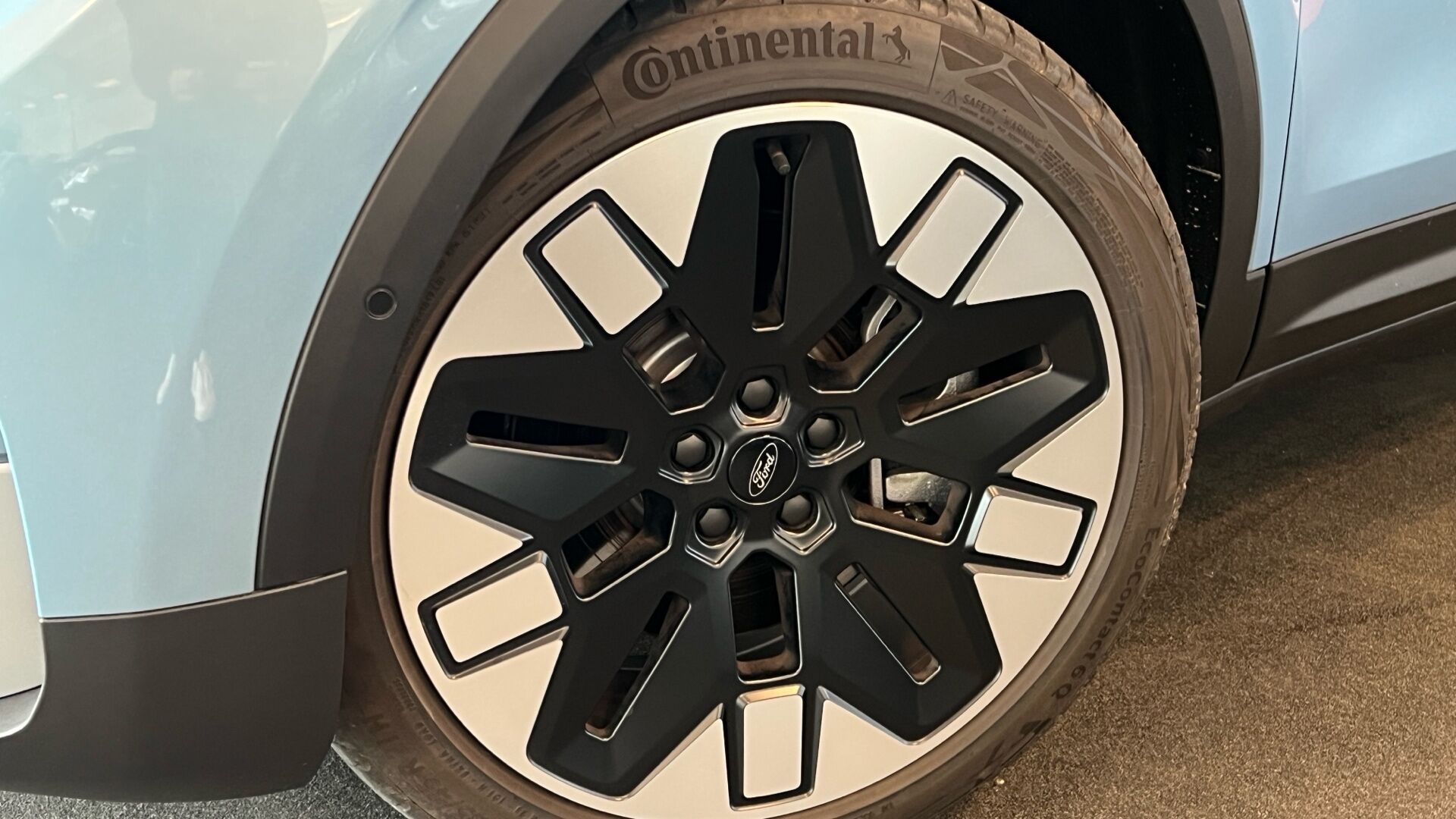 Billede af Ford Explorer EL UR Premium AWD 340HK 5d Aut.