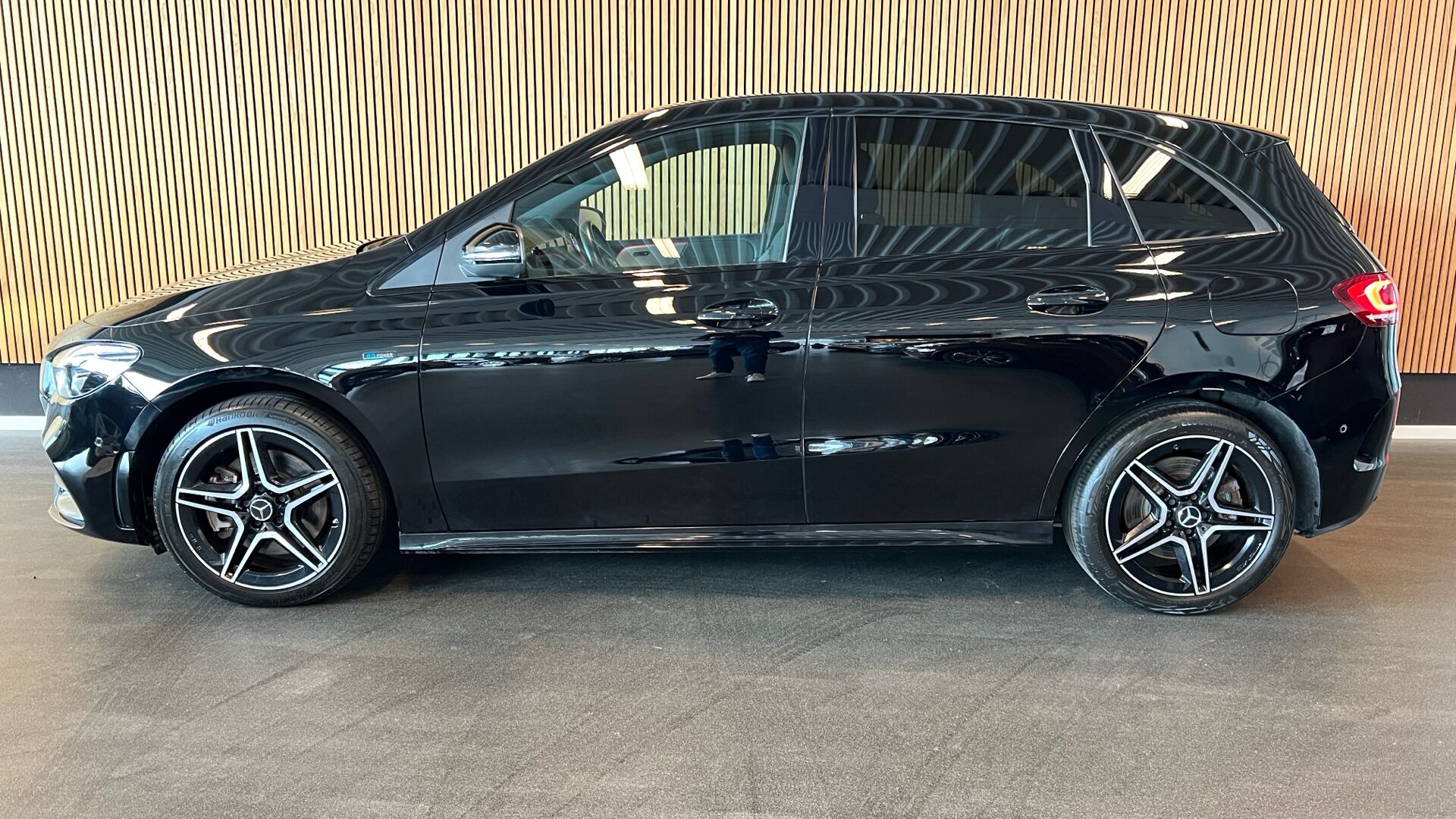 Billede af Mercedes-Benz B250 e 1,3 Plugin-hybrid AMG Line 8G-DCT 218HK 8g Aut.