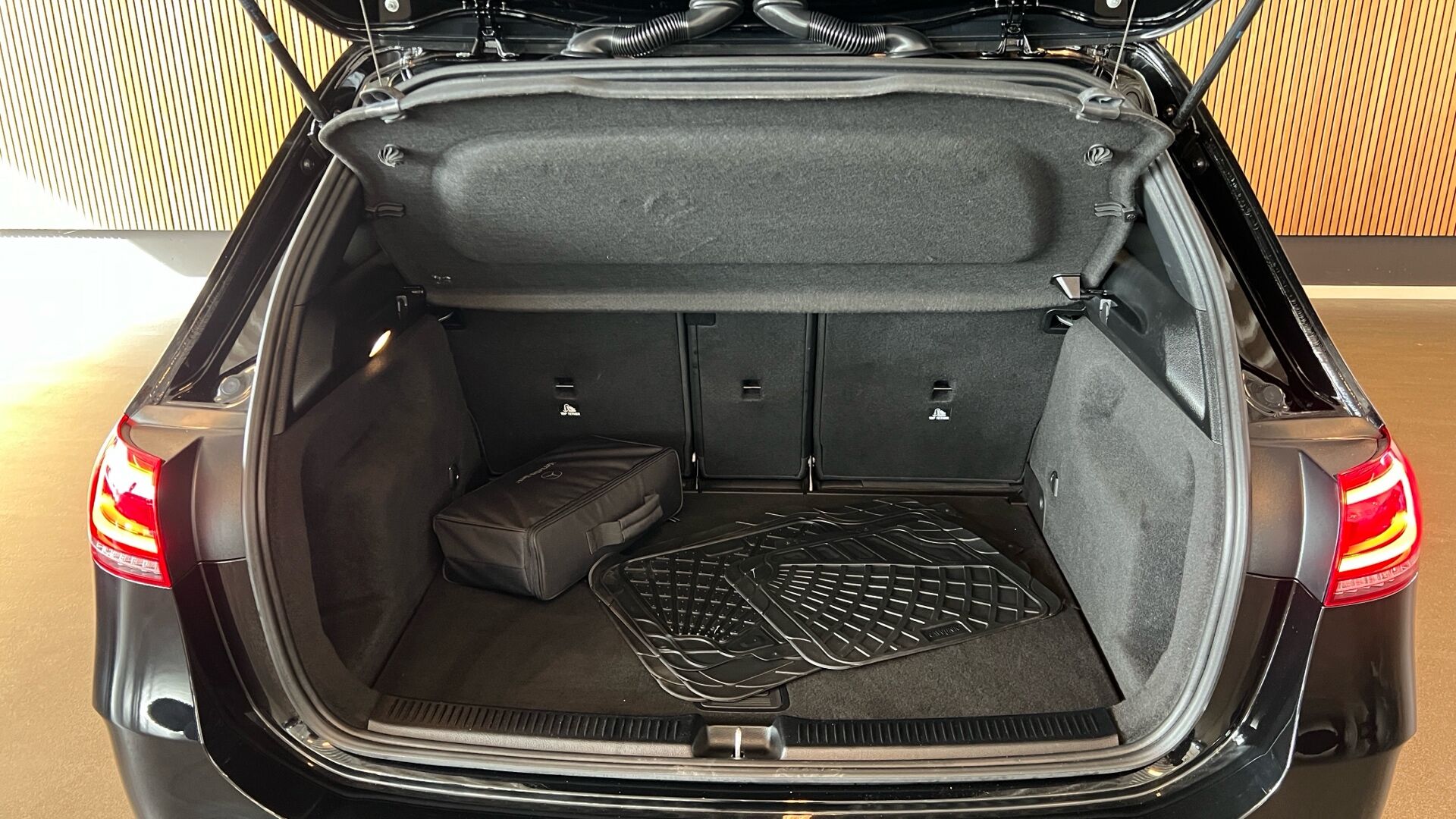 Billede af Mercedes-Benz B250 e 1,3 Plugin-hybrid AMG Line 8G-DCT 218HK 8g Aut.