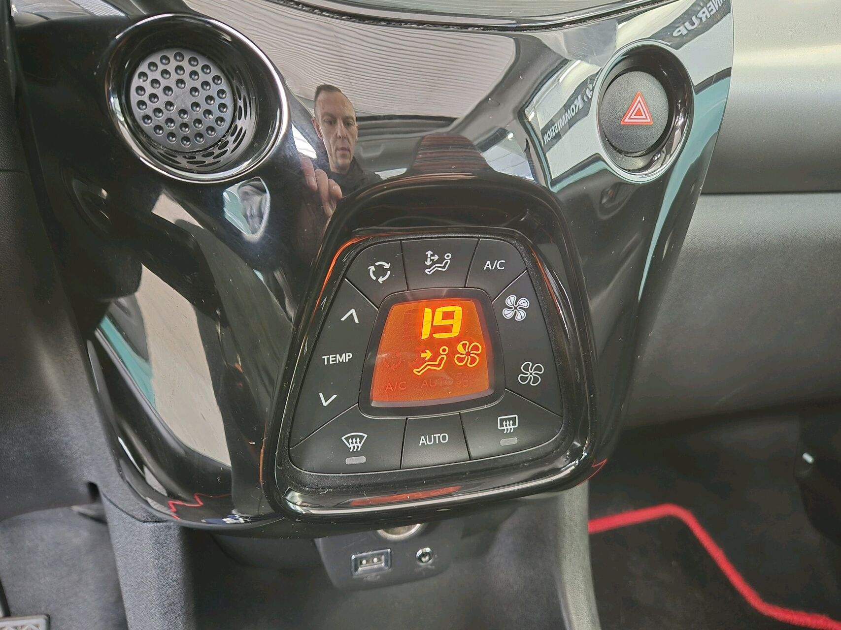 Billede af Citroën C1 1,0 VTi Airscape Iconic start/stop 68HK 5d