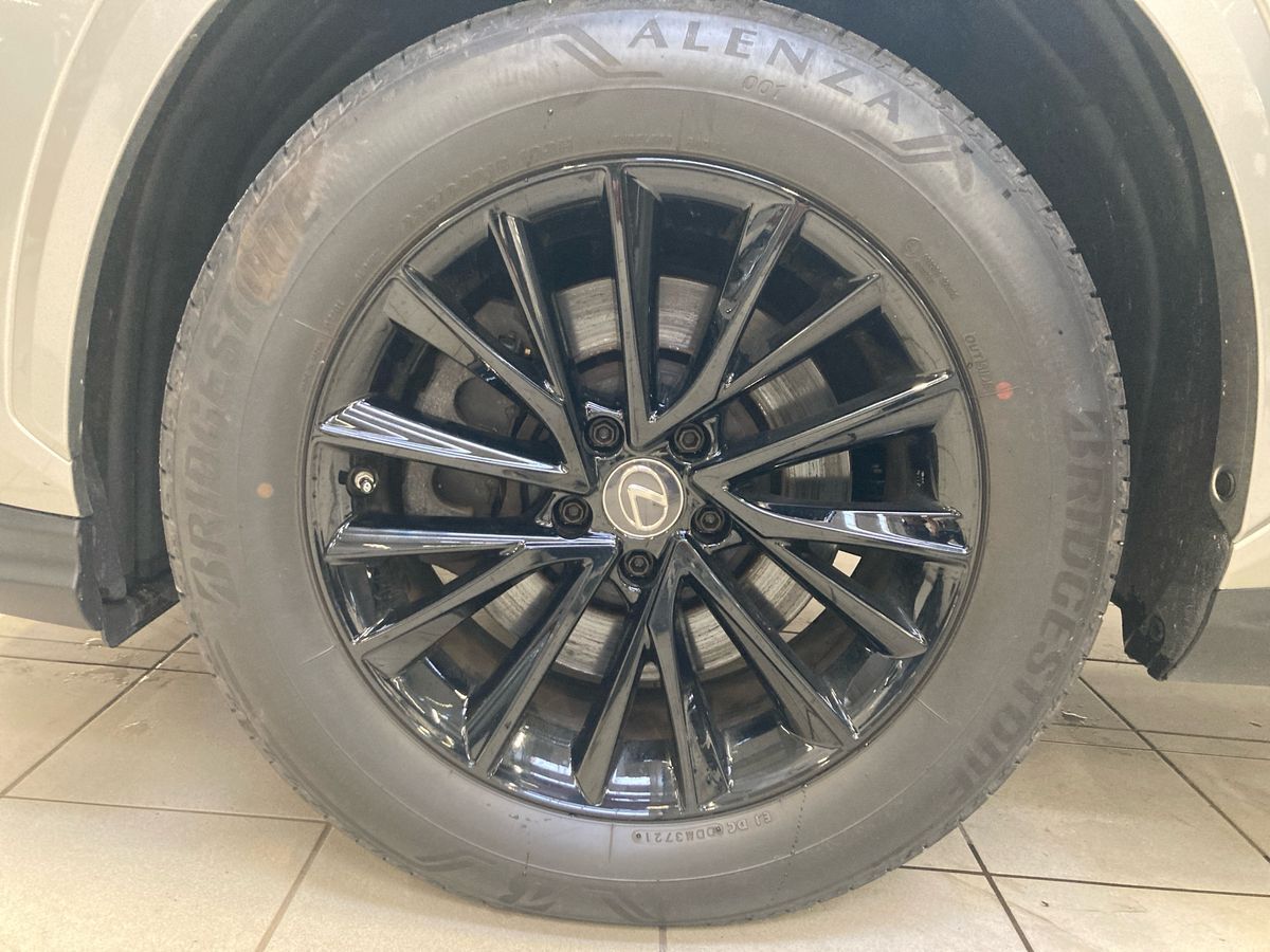 Billede af Lexus NX 450h+ 2,5 Plugin-hybrid Executive Teknik 4WD 309HK 5d Trinl. Gear