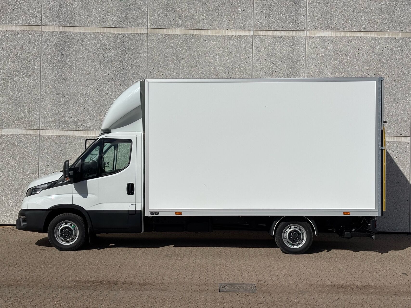 Billede af Iveco Daily 35S18 4100mm 3,0 D 180HK Ladv./Chas. 8g Aut.