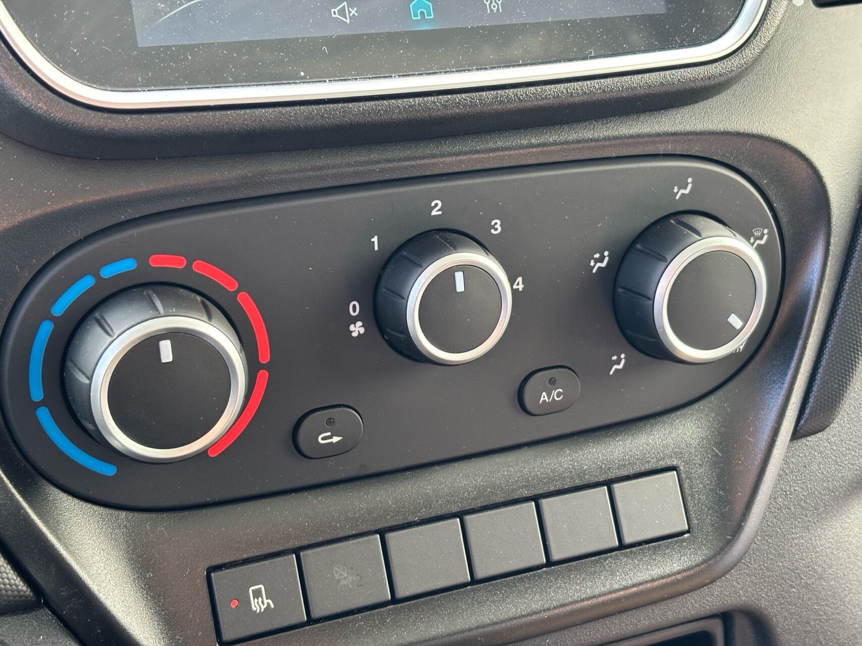 Billede af Iveco Daily 35S18 4100mm 3,0 D 180HK Ladv./Chas. 8g Aut.