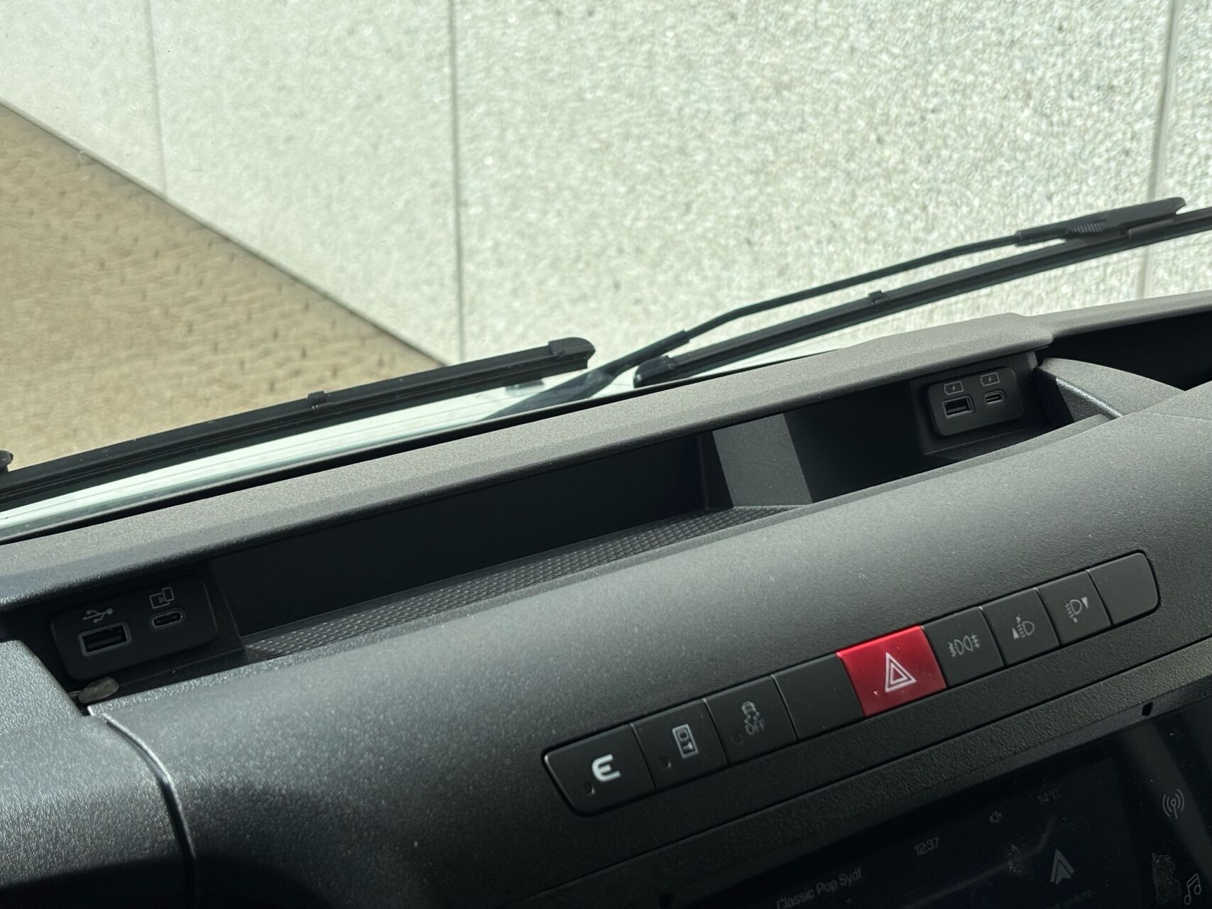 Billede af Iveco Daily 35S18 4100mm 3,0 D 180HK Ladv./Chas. 8g Aut.