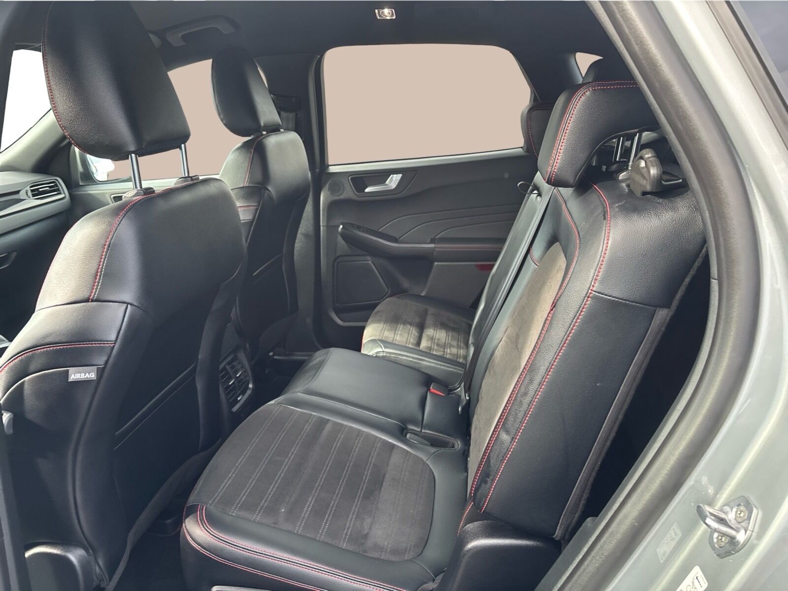 Billede af Ford Kuga 2,5 Plugin-hybrid ST-Line X CVT 225HK 5d Trinl. Gear