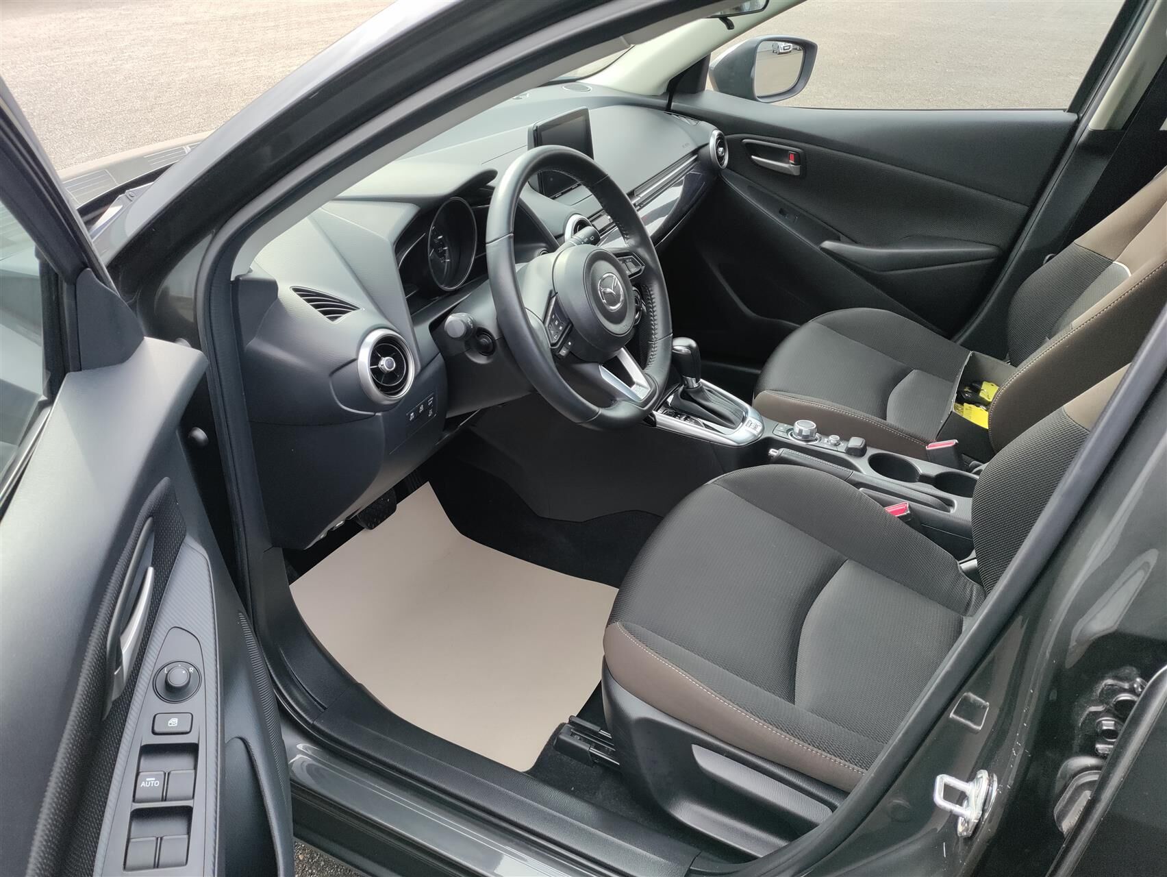 Billede af Mazda 2 1,5 Skyactiv-G Sky 90HK 5d 6g Aut.