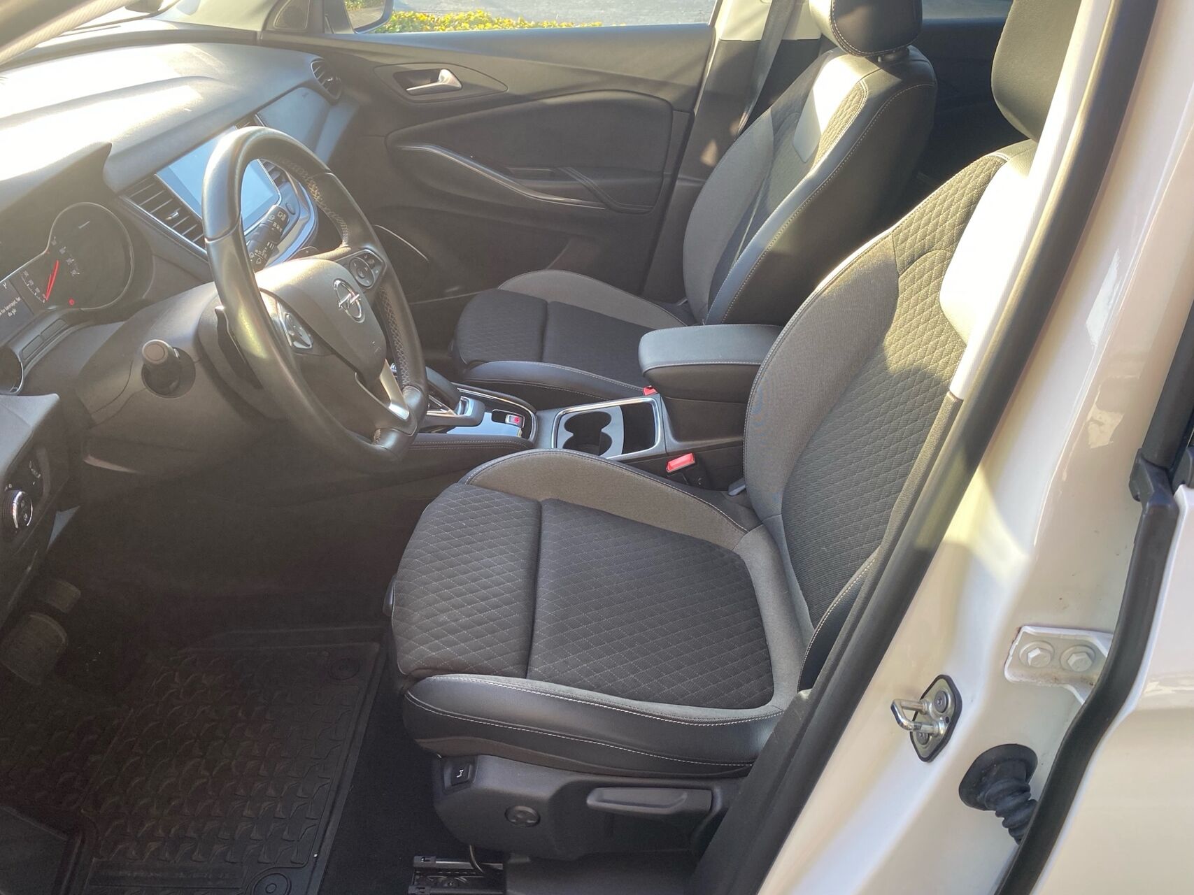 Billede af Opel Grandland X 1,6 PHEV  Plugin-hybrid Cosmo Prestige Pack 225HK 5d 8g Aut.