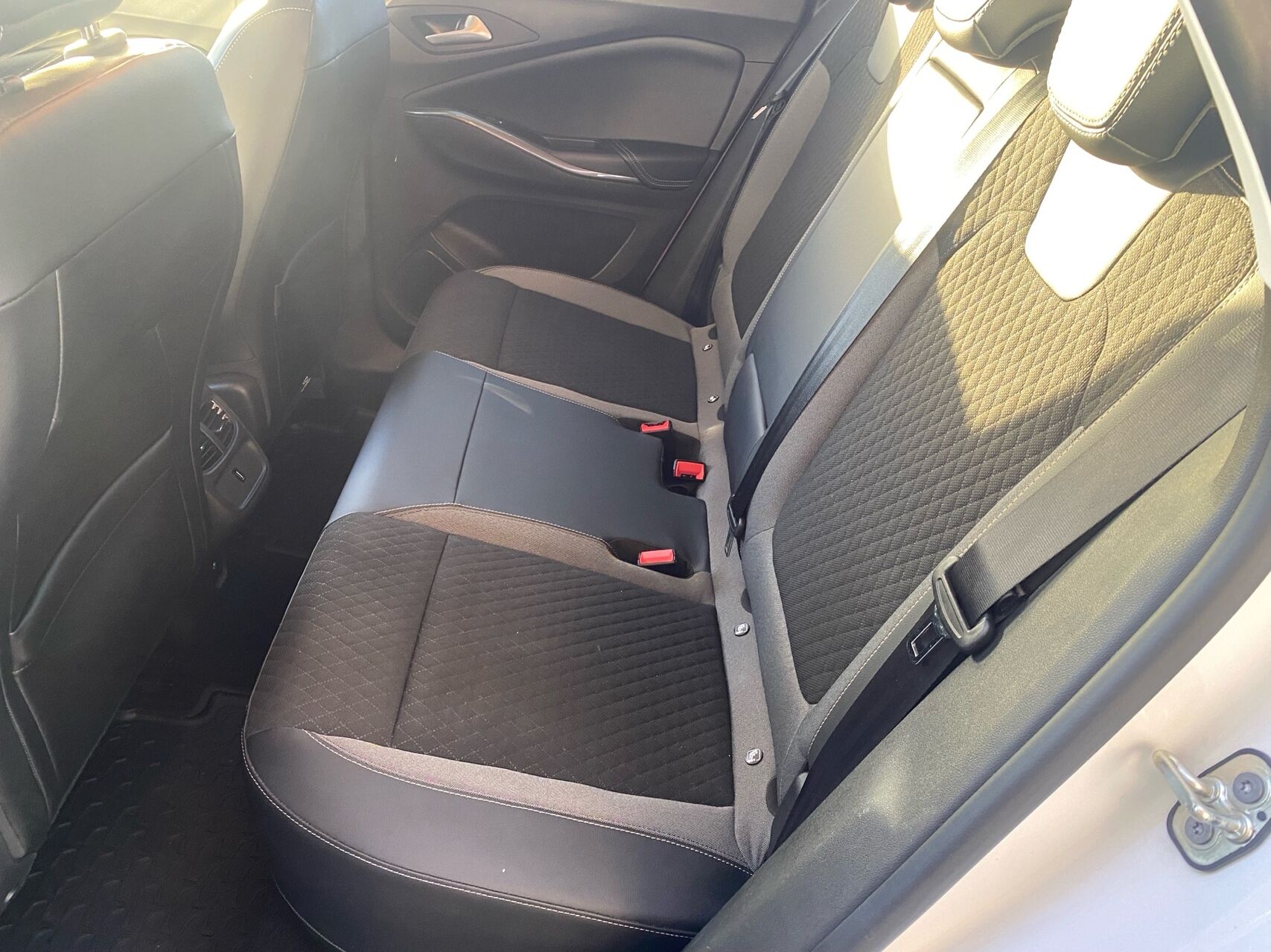 Billede af Opel Grandland X 1,6 PHEV  Plugin-hybrid Cosmo Prestige Pack 225HK 5d 8g Aut.