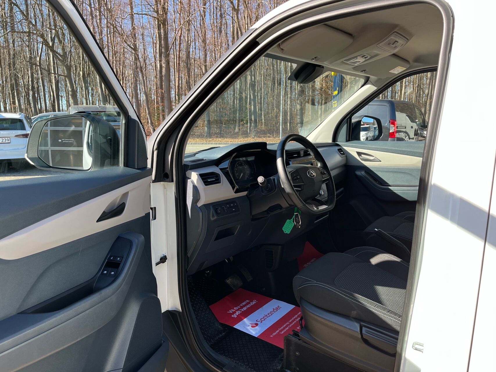 Billede af Maxus e-Deliver 3 SWB 50,2 kWh EL 160HK Van Aut.