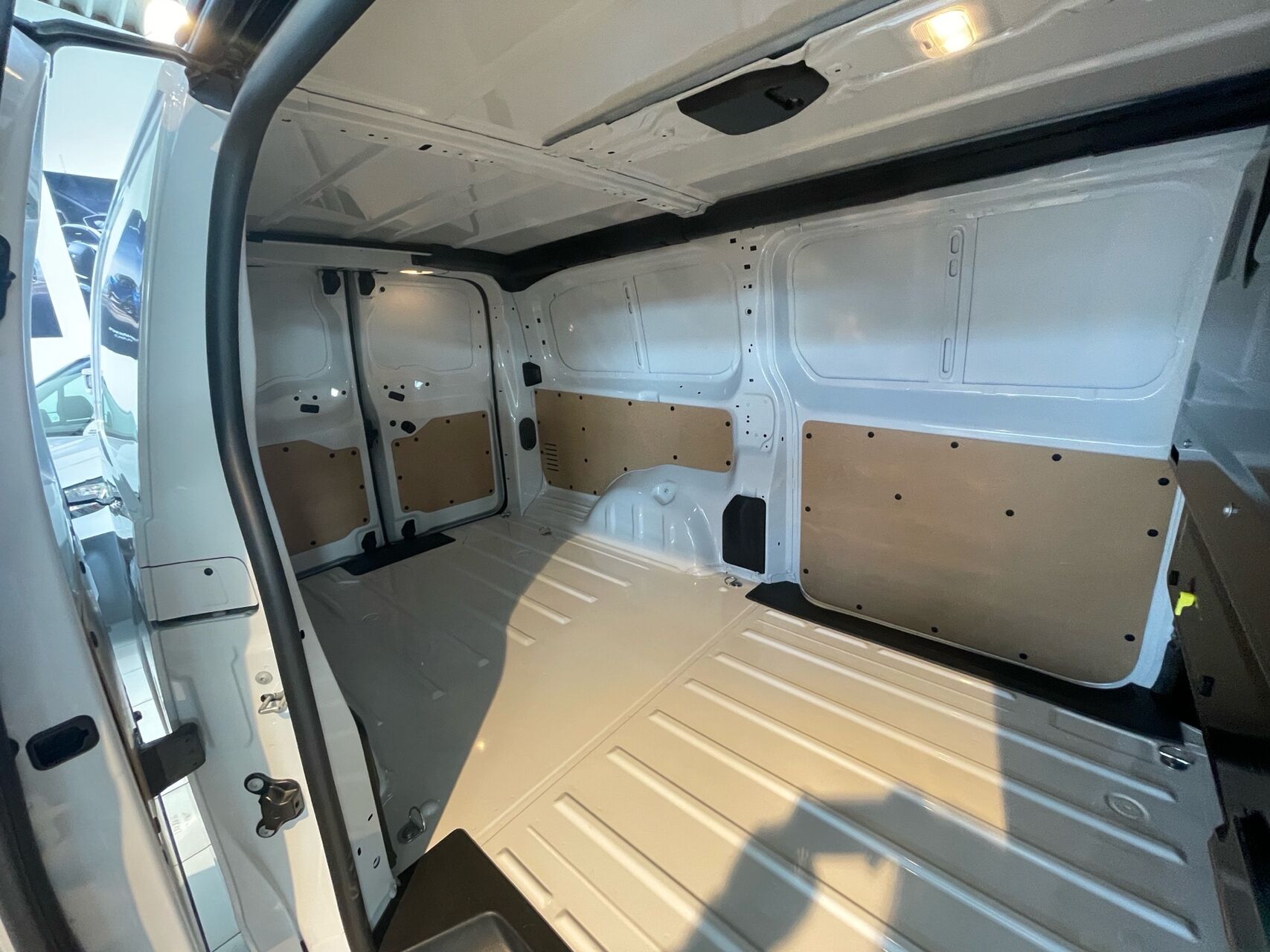 Billede af Peugeot EXP PRE L3 HDi 177 EAT8 PRE L3 HDi 177 EAT8