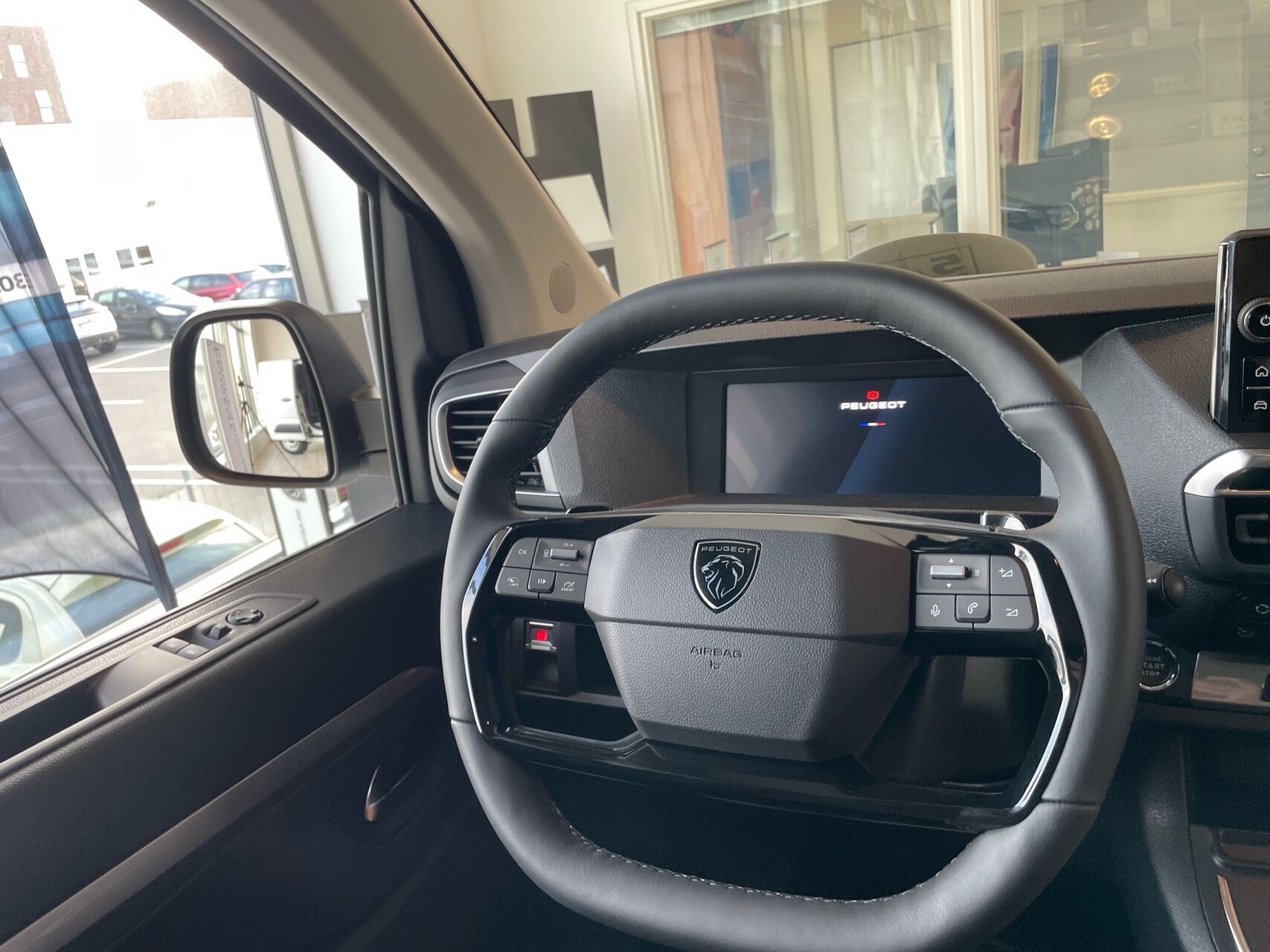 Billede af Peugeot EXP PRE L3 HDi 177 EAT8 PRE L3 HDi 177 EAT8