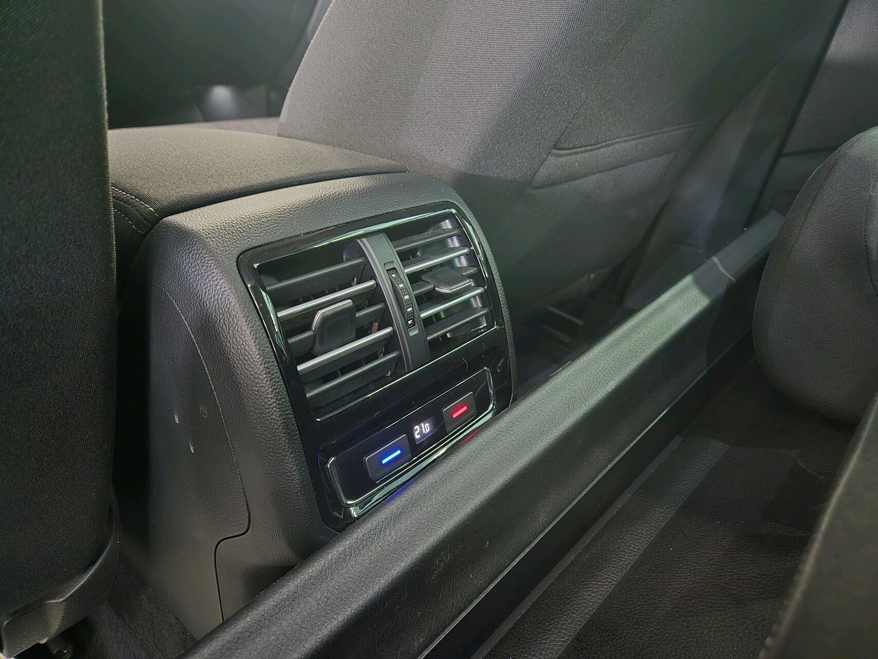 Billede af VW Passat Variant 2,0 TDI BMT Comfortline Premium DSG 150HK Stc 6g Aut.