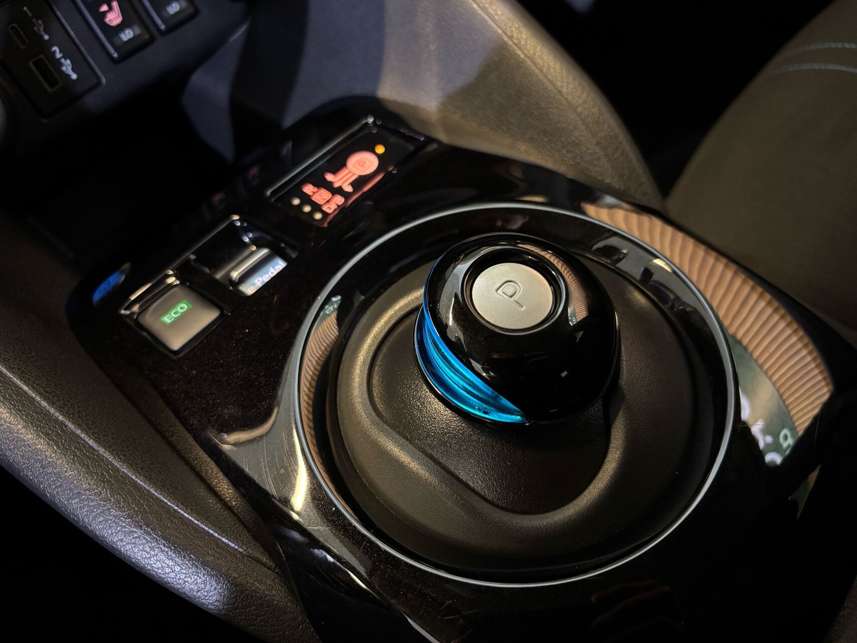 Billede af Nissan Leaf EL N-Connecta 40 kWh 150HK 5d Aut.