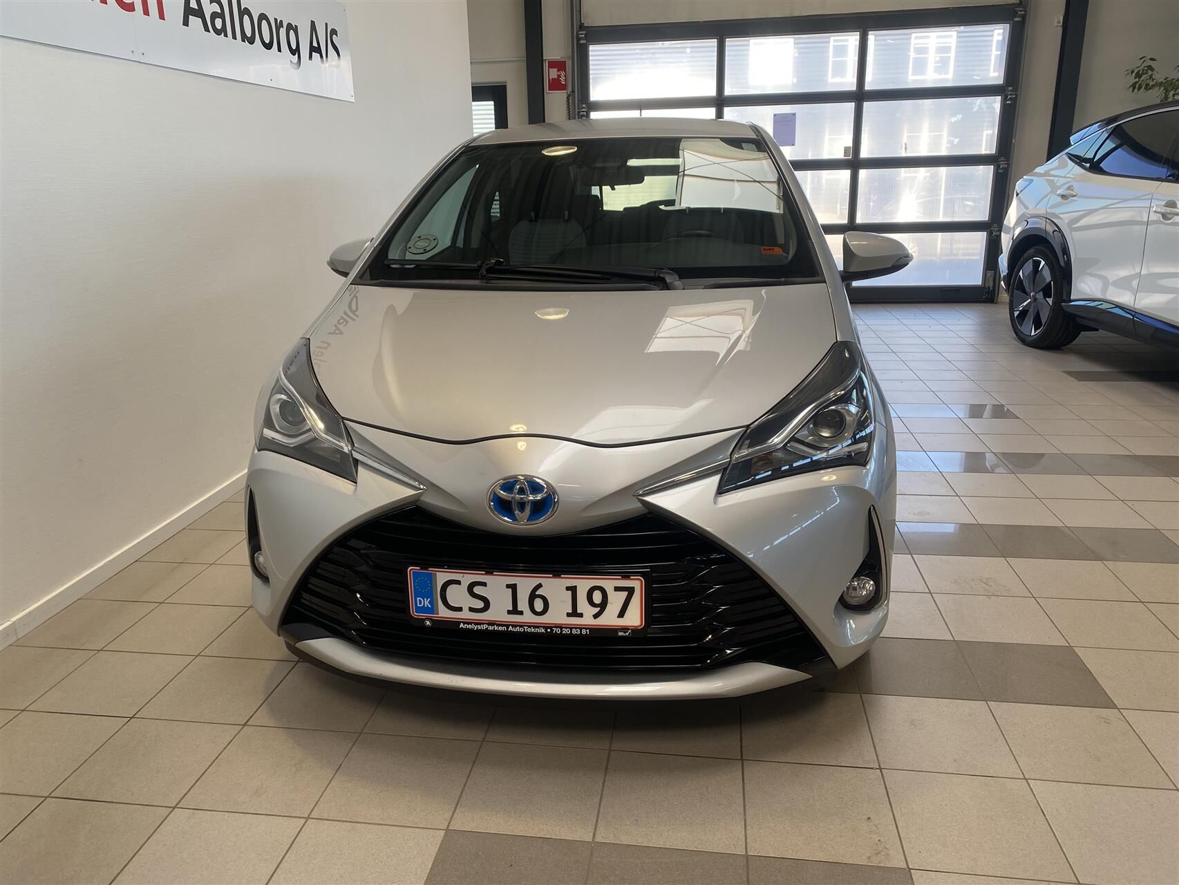 Billede af Toyota Yaris 1,5 Hybrid H2 Exclusive E-CVT 100HK 5d Trinl. Gear