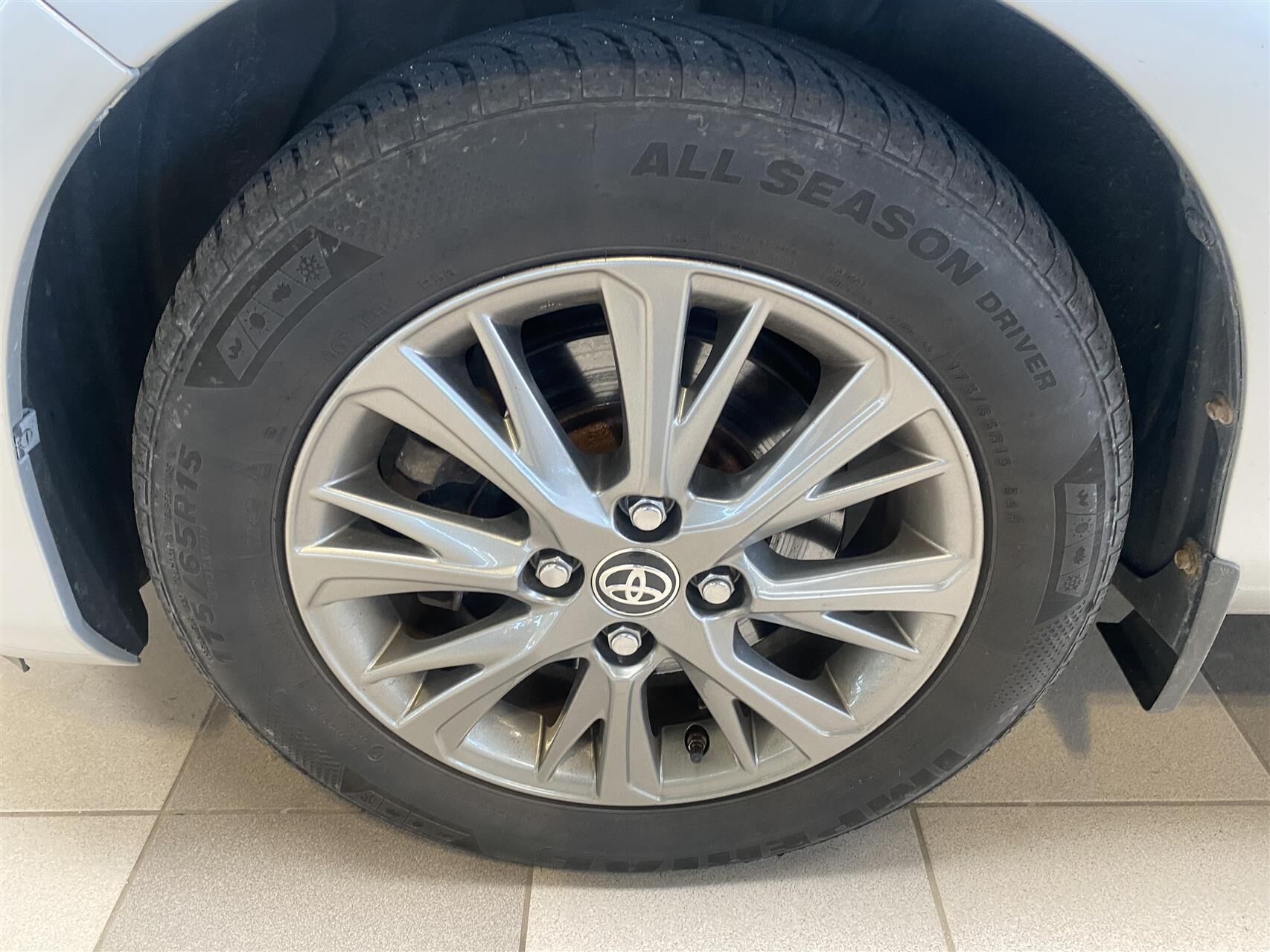 Billede af Toyota Yaris 1,5 Hybrid H2 Exclusive E-CVT 100HK 5d Trinl. Gear